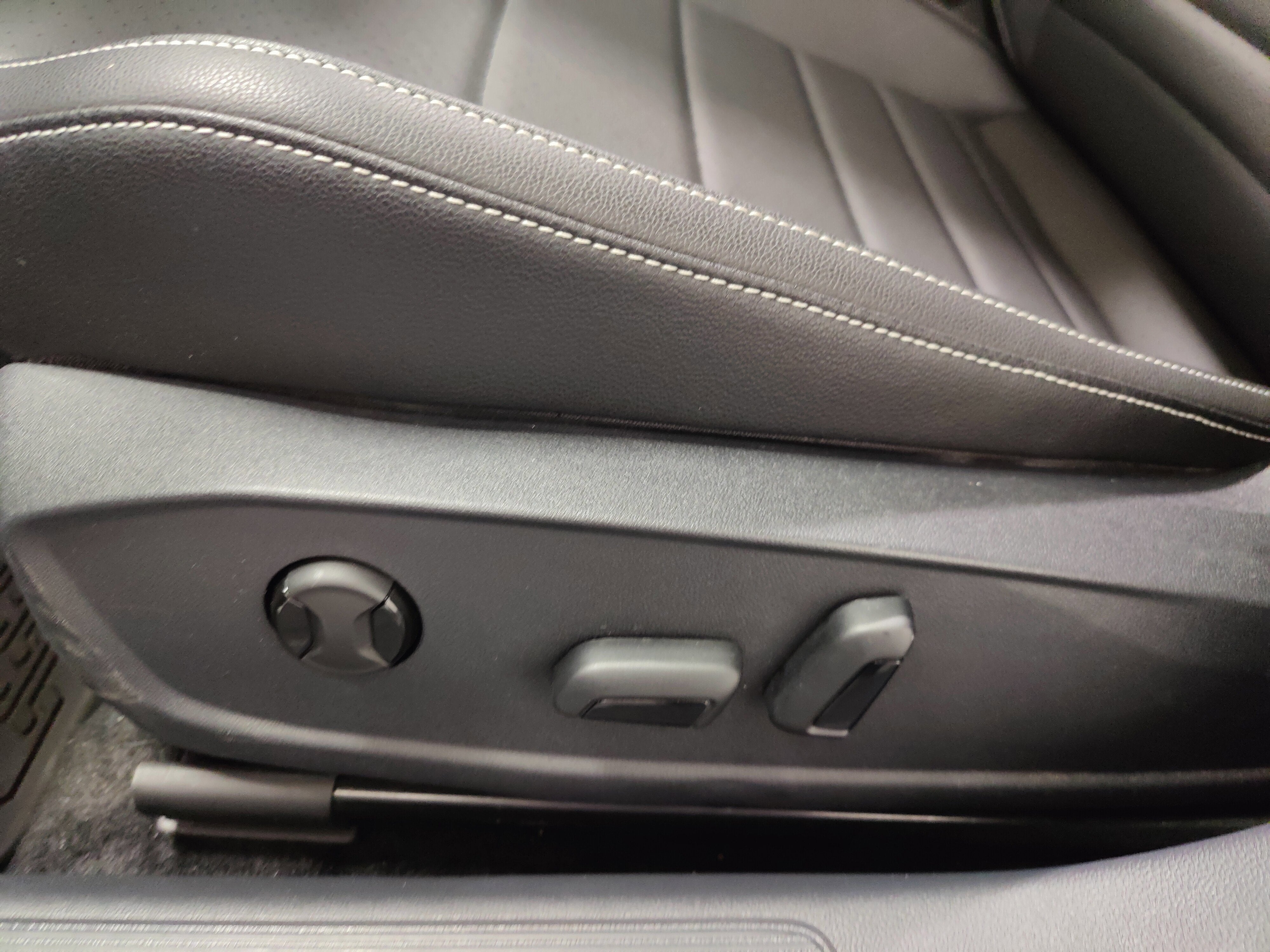 2024 Volkswagen Jetta SE w/Sunroof