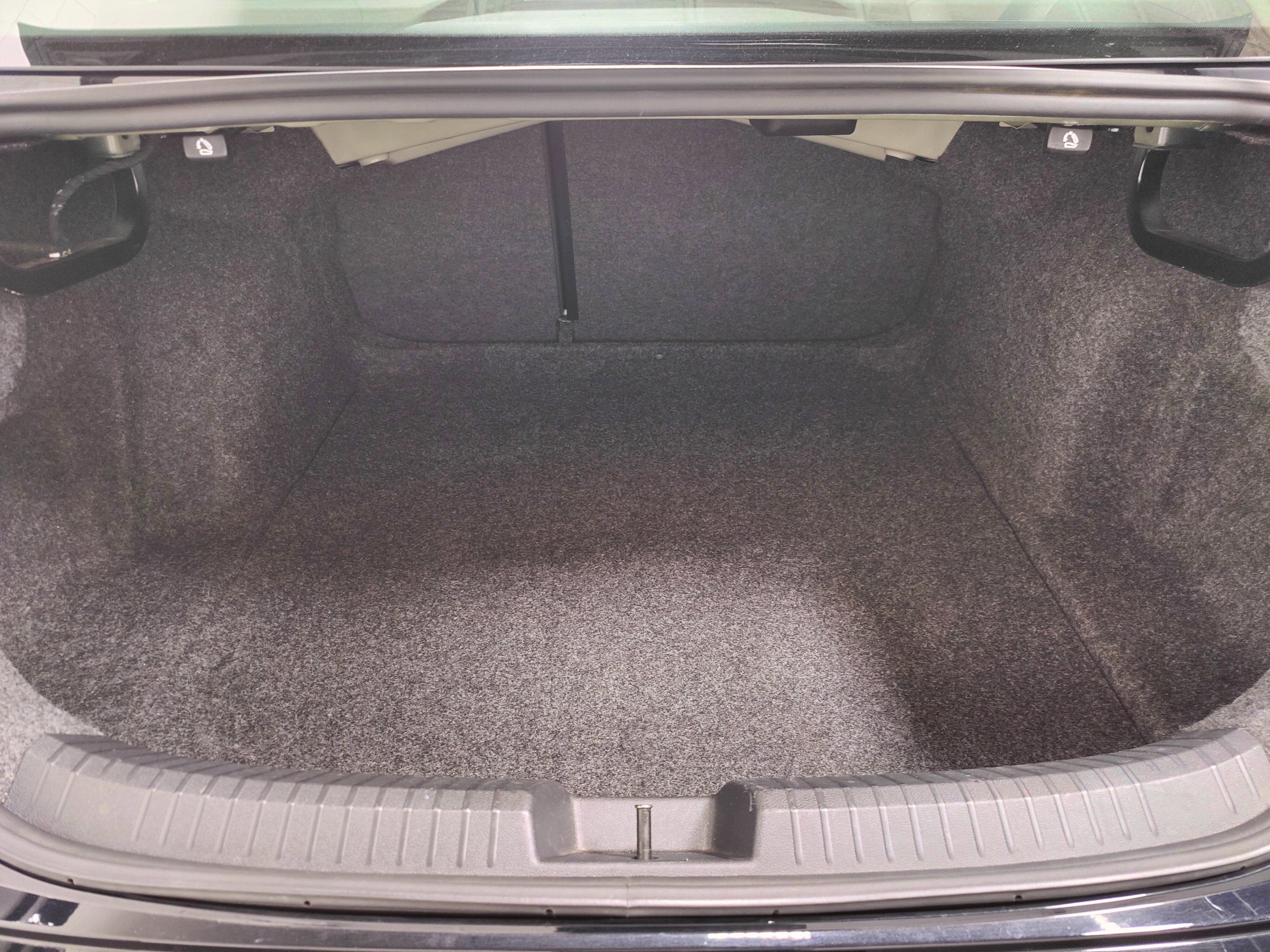 2024 Volkswagen Jetta SE w/Sunroof