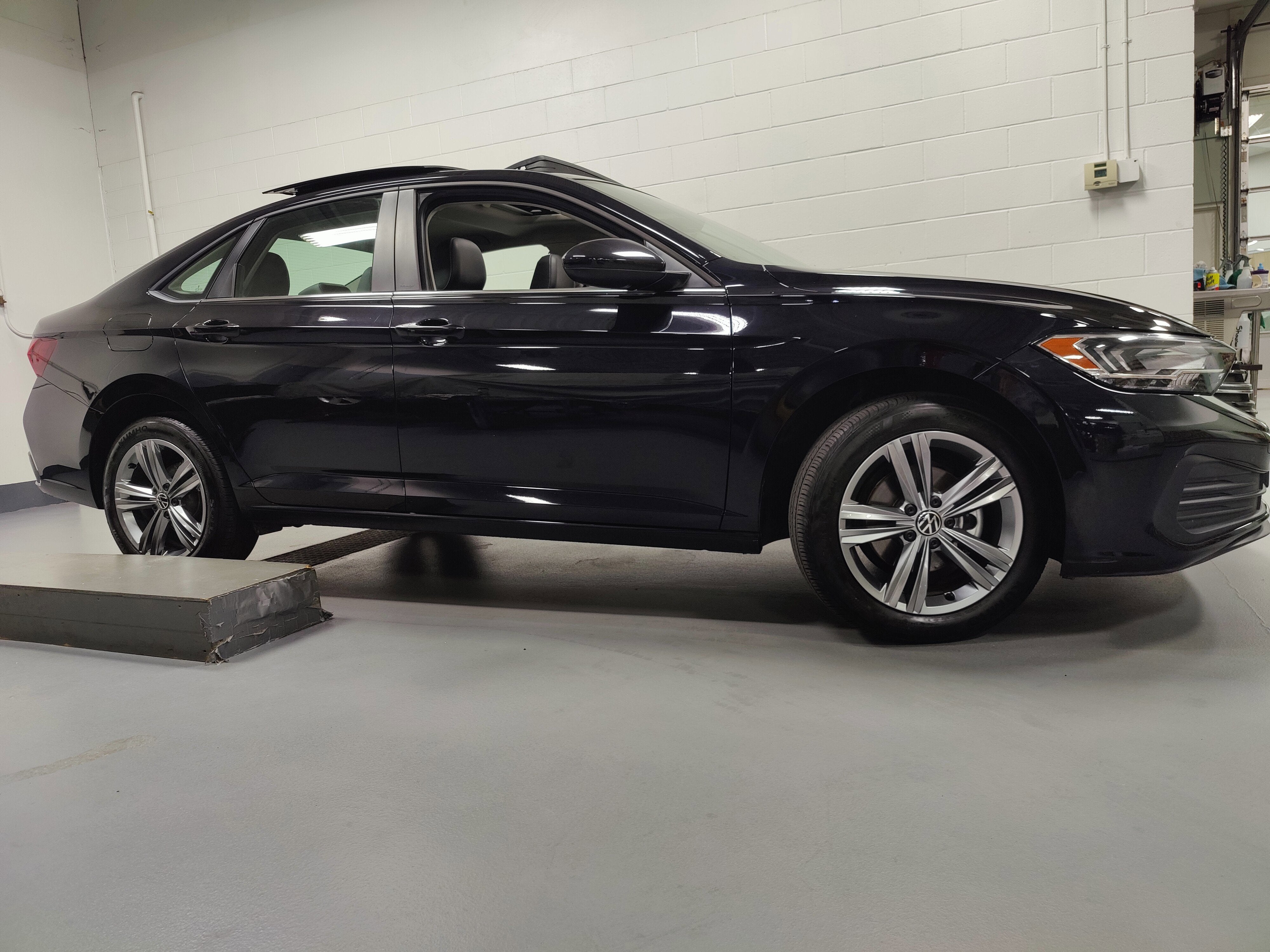 2024 Volkswagen Jetta SE w/Sunroof