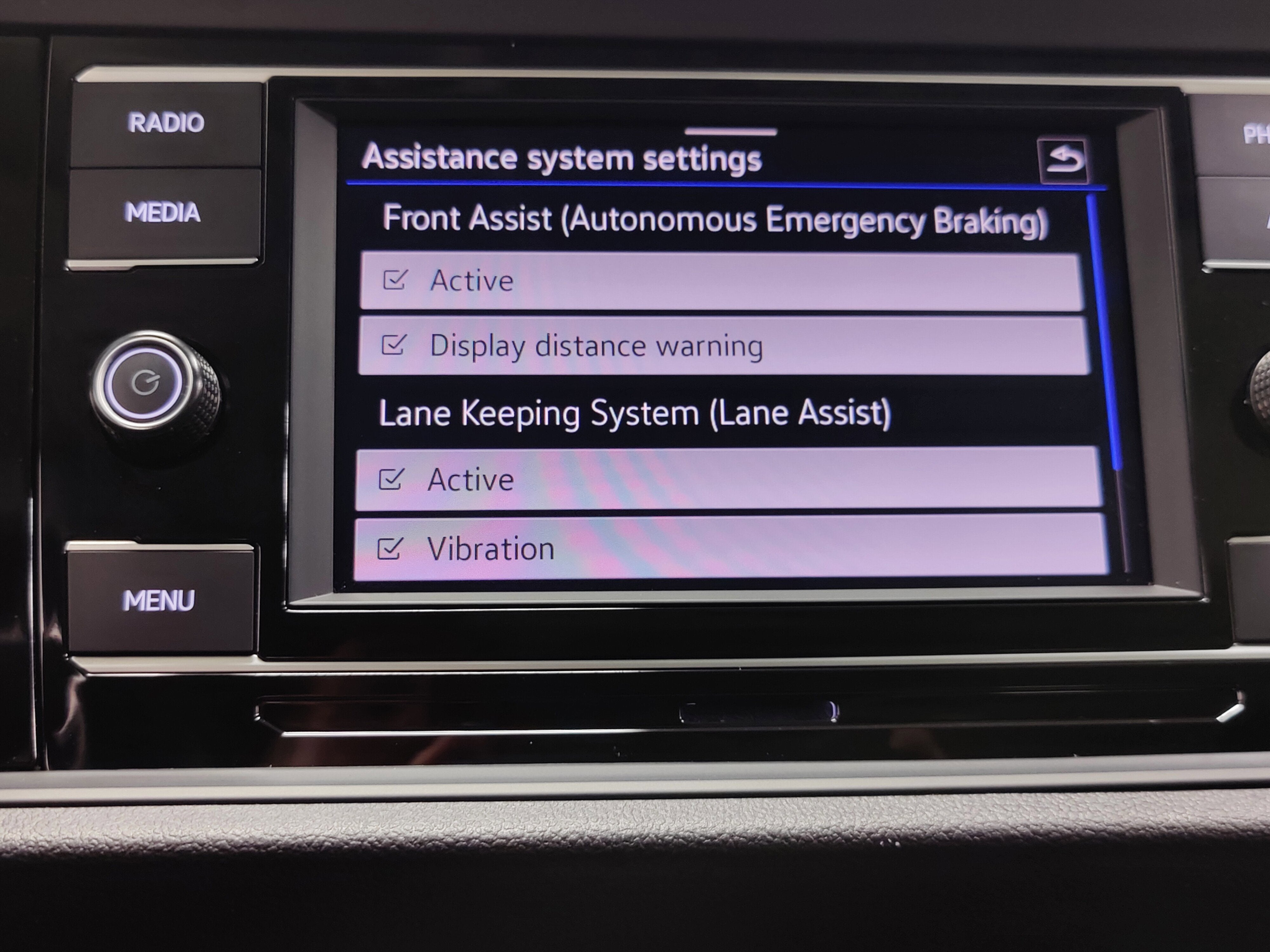 2024 Volkswagen Jetta SE w/Sunroof