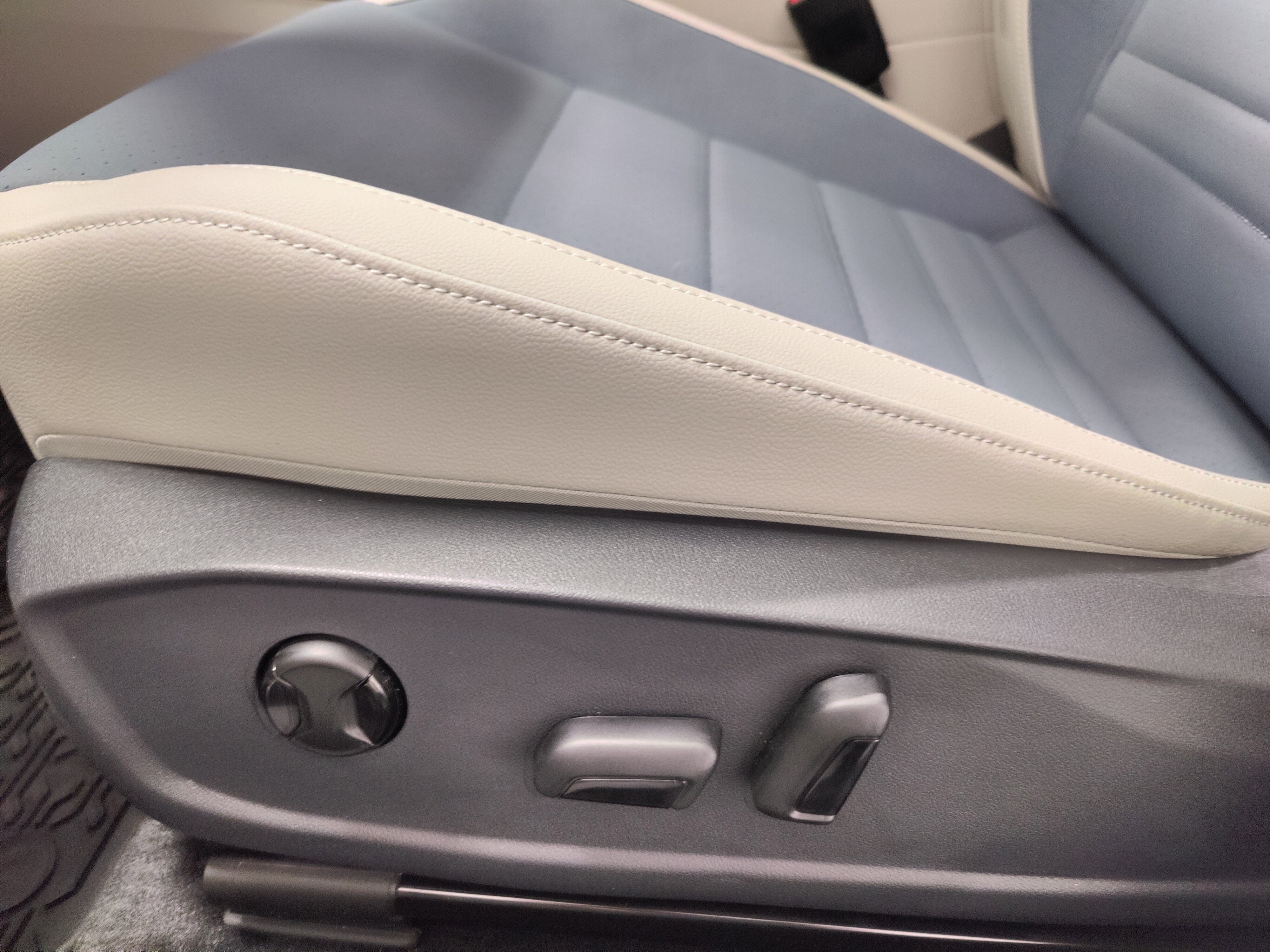 2026 Volkswagen Jetta SE w/Sunroof