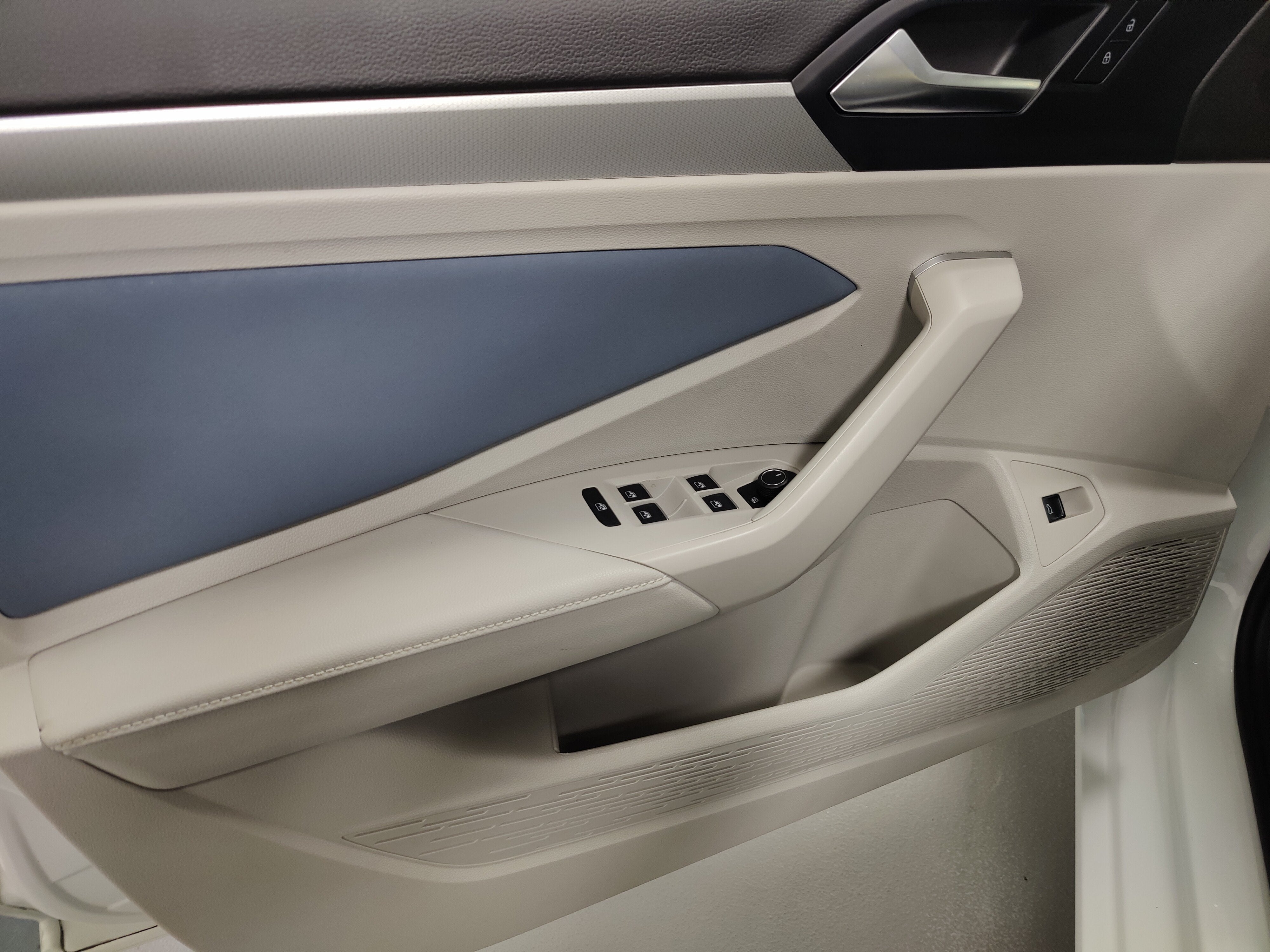 2026 Volkswagen Jetta SE w/Sunroof