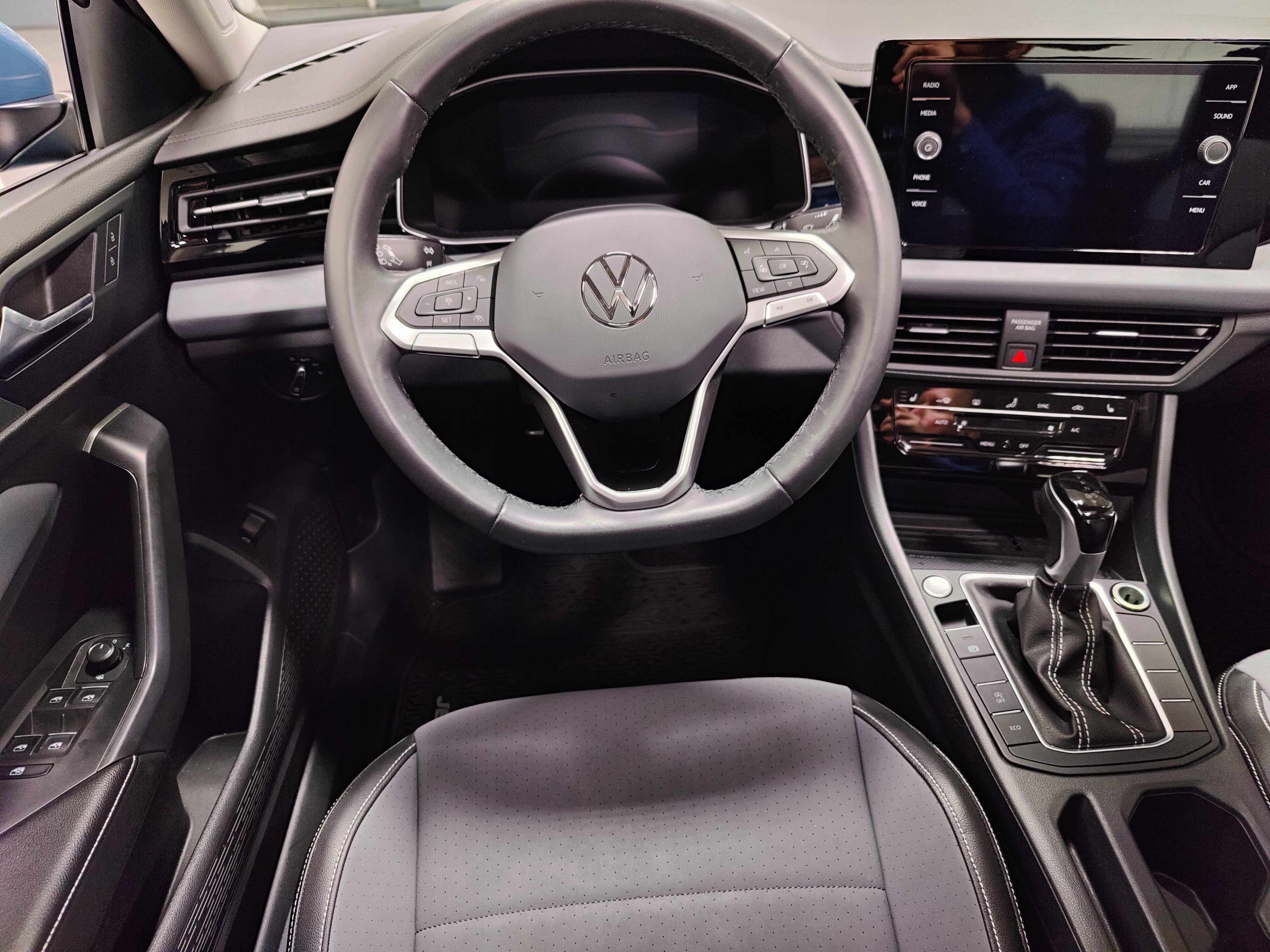 2026 Volkswagen Jetta SE w/Sunroof