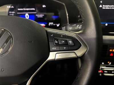2025 Volkswagen Jetta SE w/Sunroof
