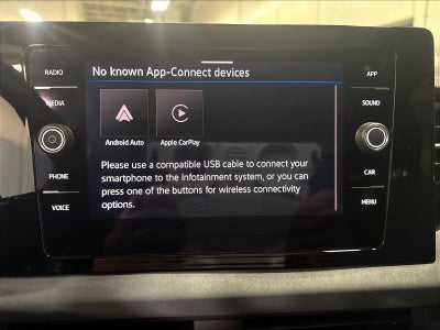 2025 Volkswagen Jetta SE w/Sunroof