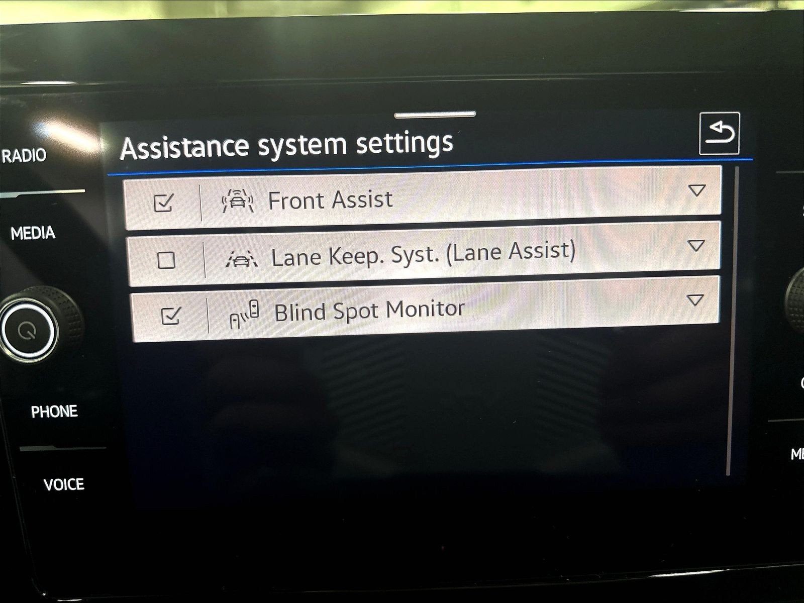 2025 Volkswagen Jetta SE w/Sunroof