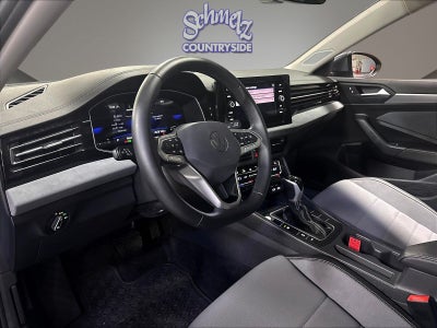 2025 Volkswagen Jetta SE w/Sunroof