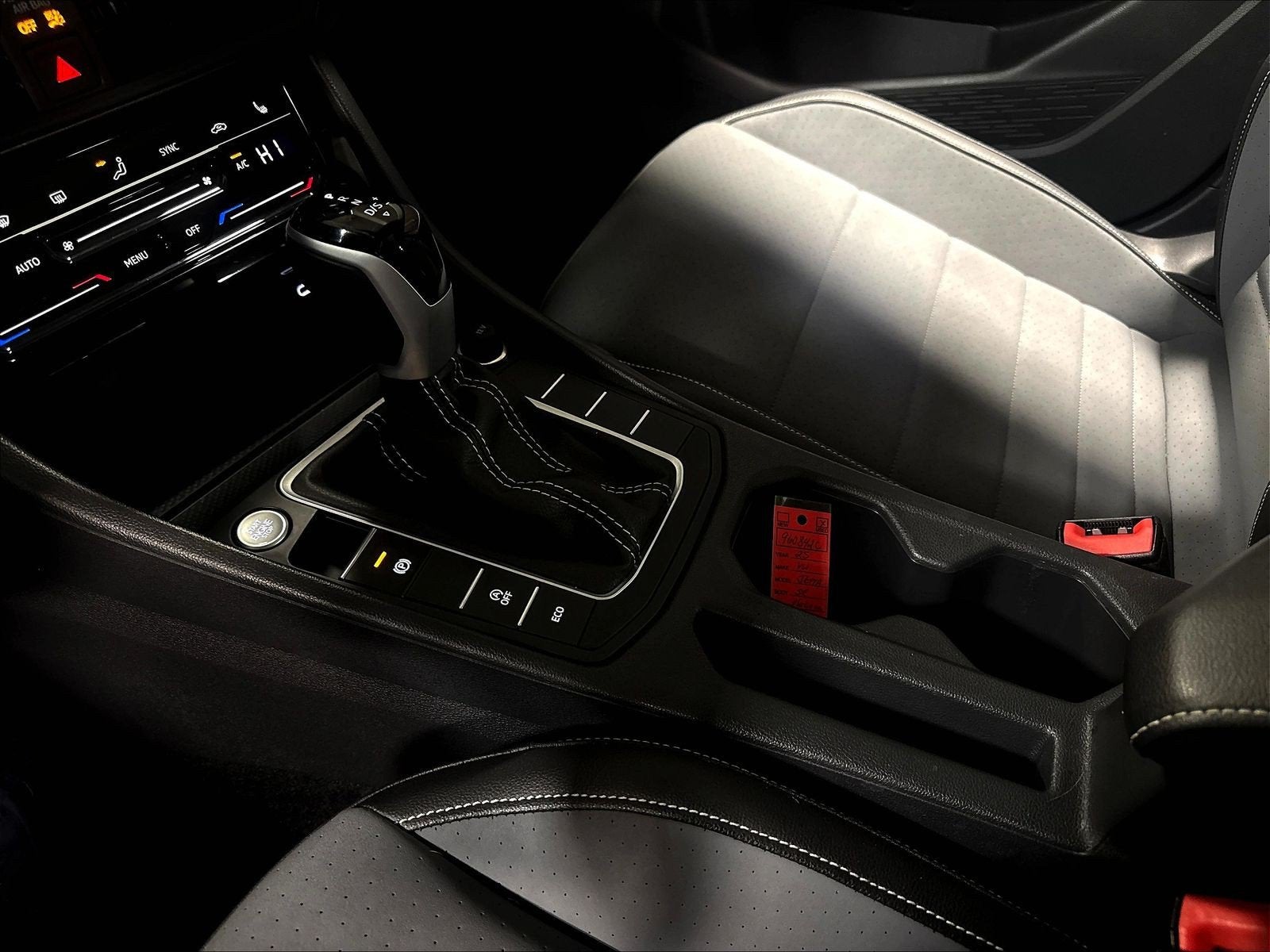 2025 Volkswagen Jetta SE w/Sunroof