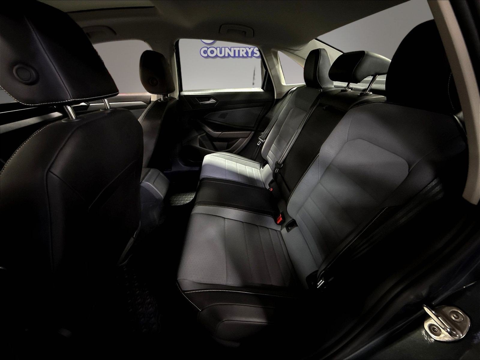 2025 Volkswagen Jetta SE w/Sunroof