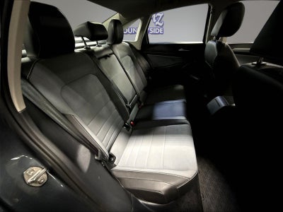 2025 Volkswagen Jetta SE w/Sunroof