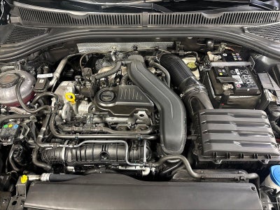 2025 Volkswagen Jetta SE w/Sunroof