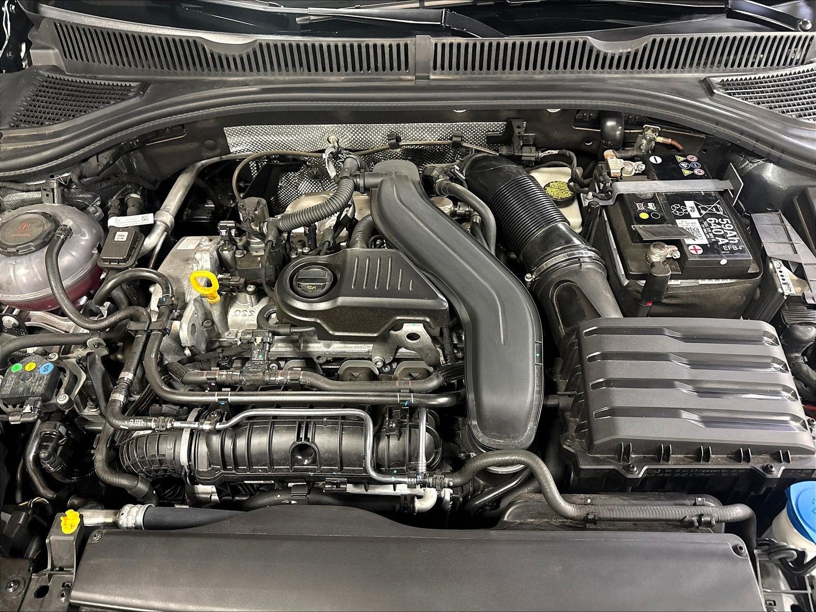 2025 Volkswagen Jetta SE w/Sunroof