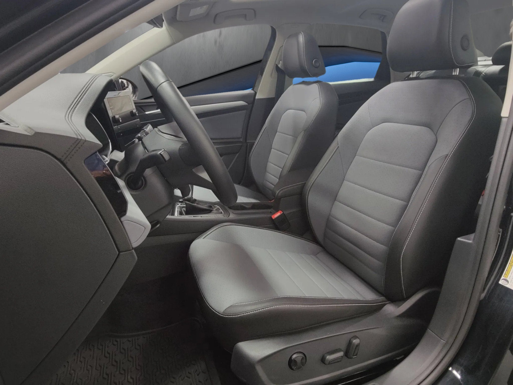 2025 Volkswagen Jetta SE w/Sunroof