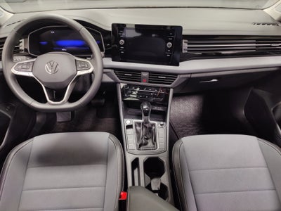 2025 Volkswagen Jetta SE w/Sunroof