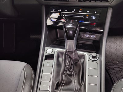 2025 Volkswagen Jetta SE w/Sunroof