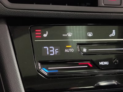 2025 Volkswagen Jetta SE w/Sunroof