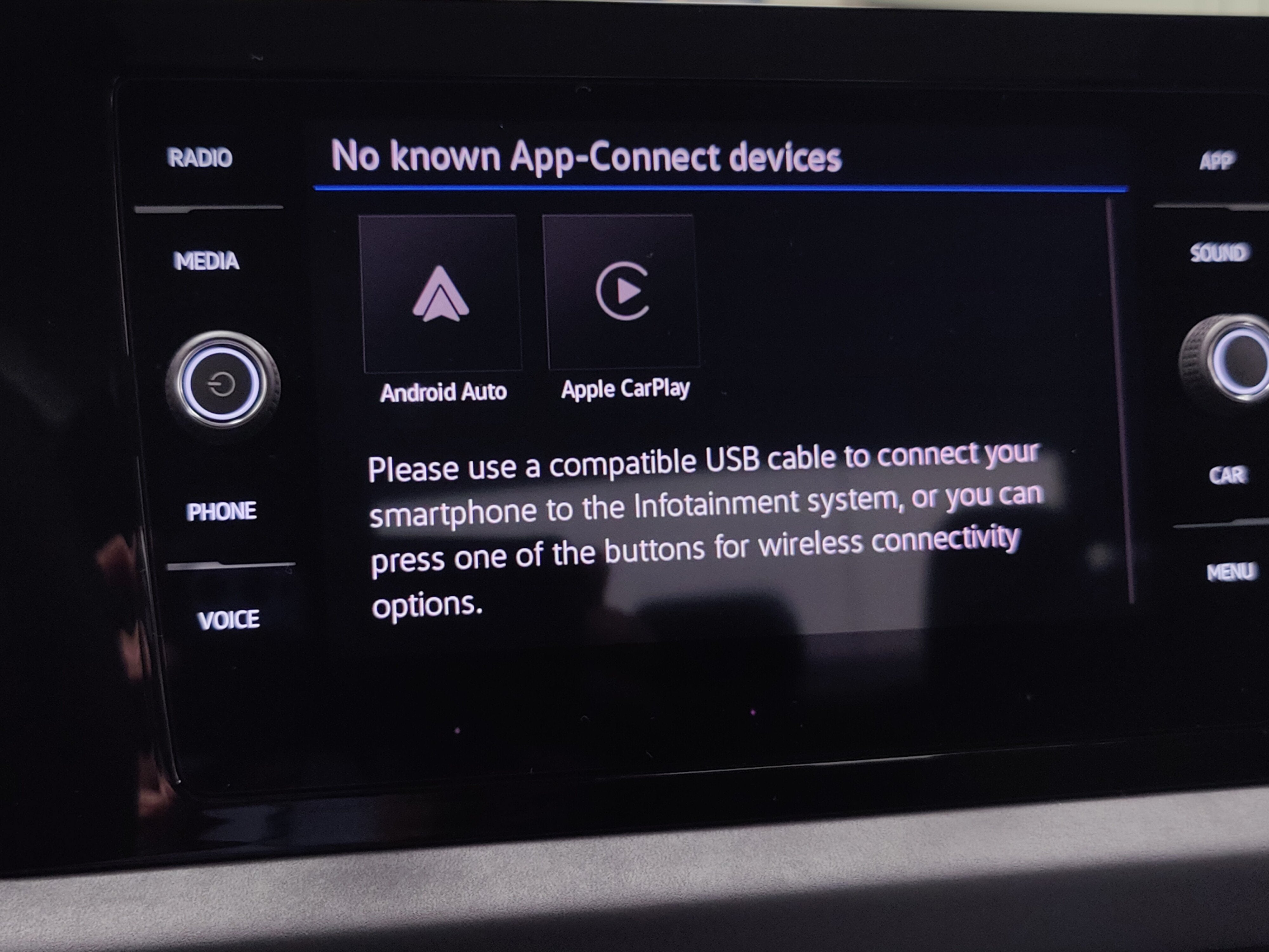 2025 Volkswagen Jetta SE w/Sunroof
