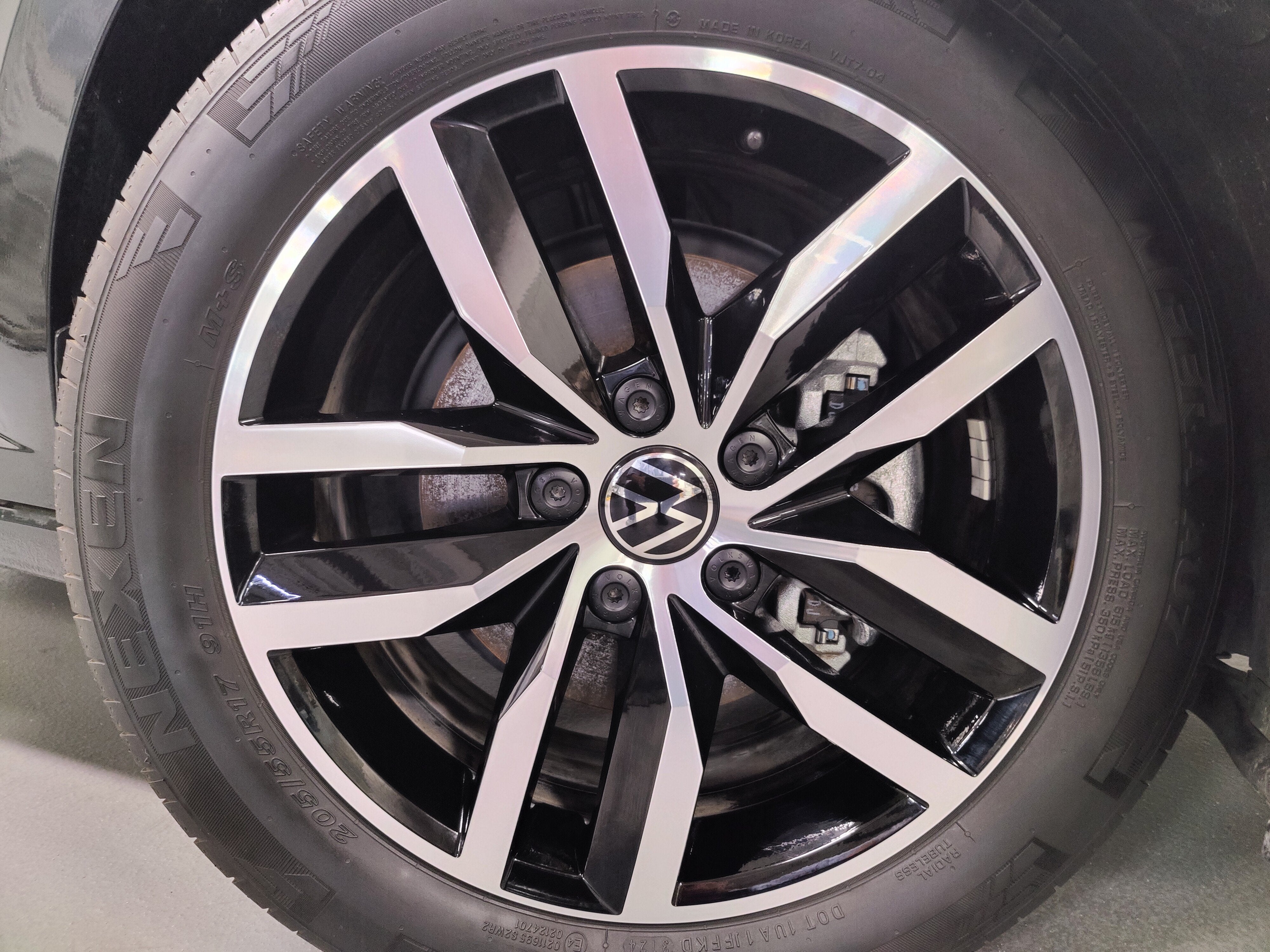 2025 Volkswagen Jetta SE w/Sunroof