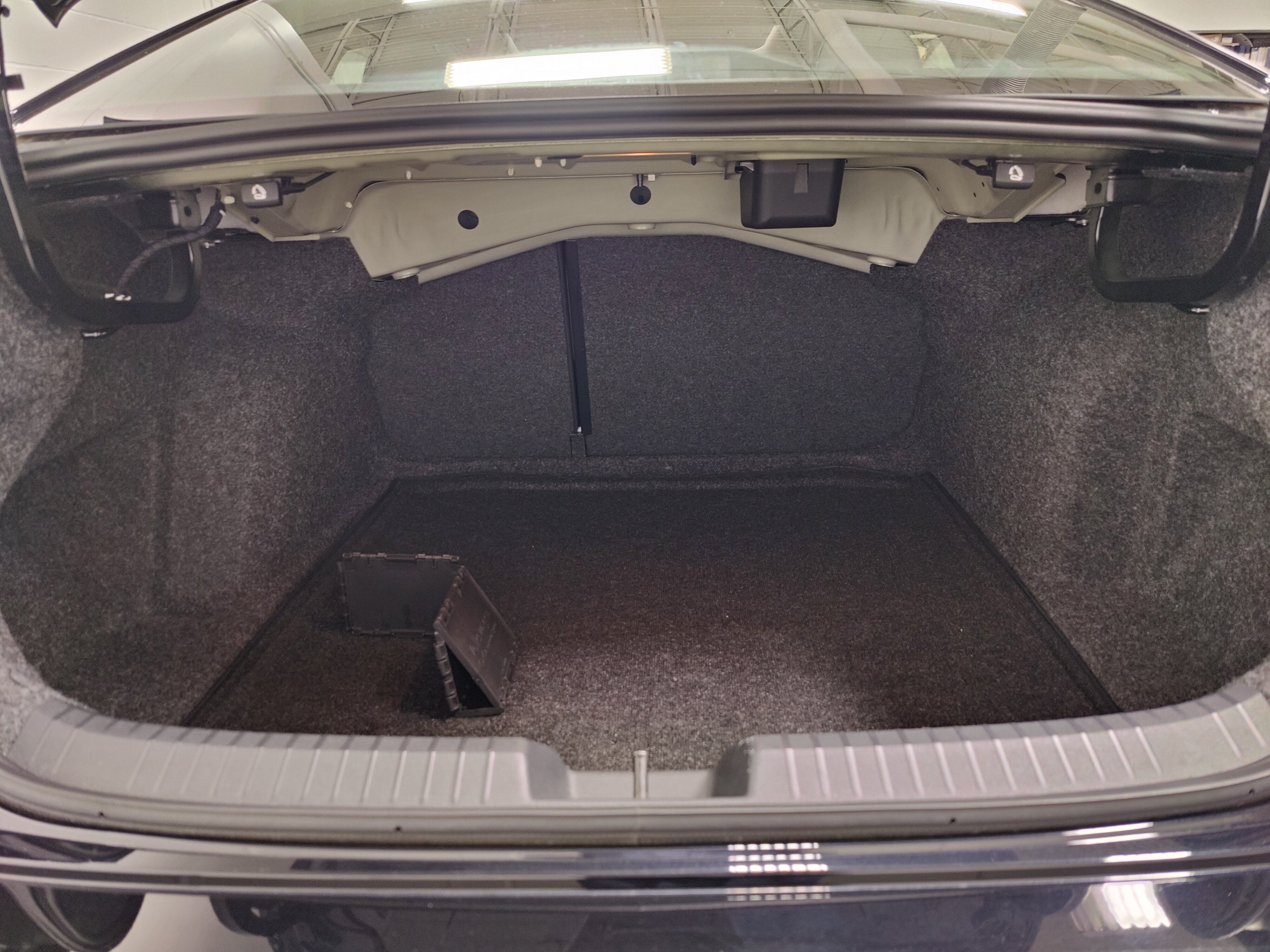 2025 Volkswagen Jetta SE w/Sunroof