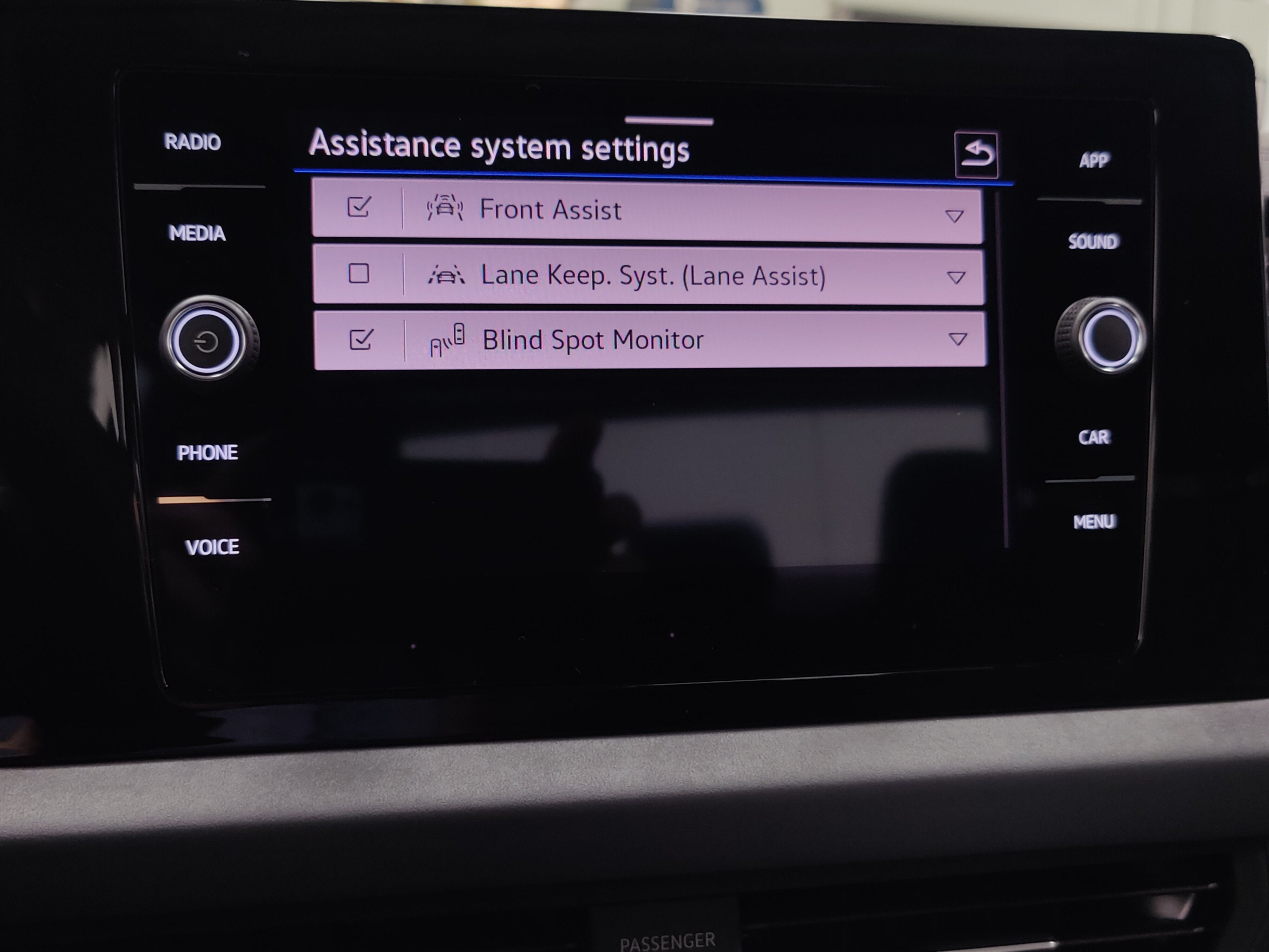 2025 Volkswagen Jetta SE w/Sunroof