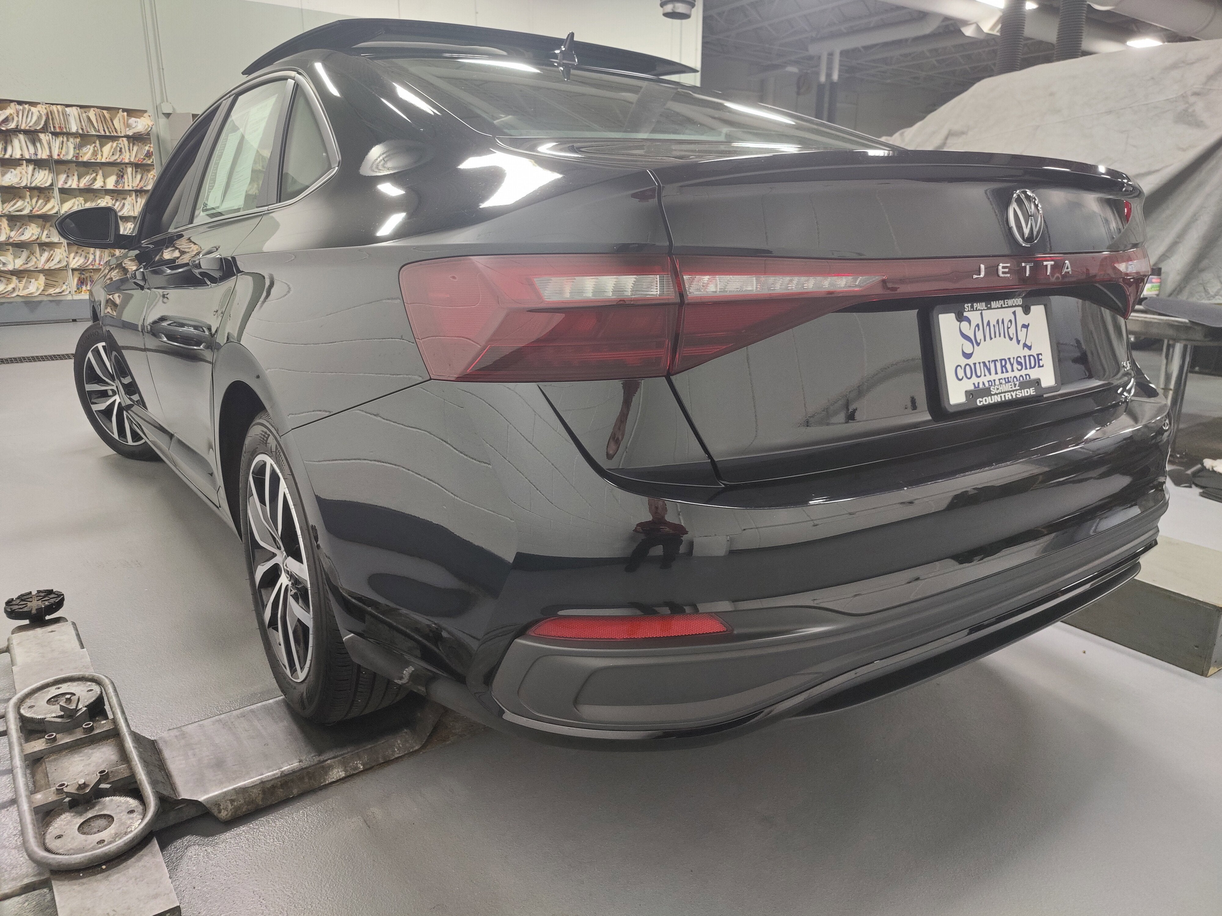 2025 Volkswagen Jetta SE w/Sunroof