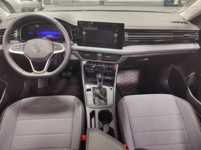 2025 Volkswagen Jetta SE w/Sunroof