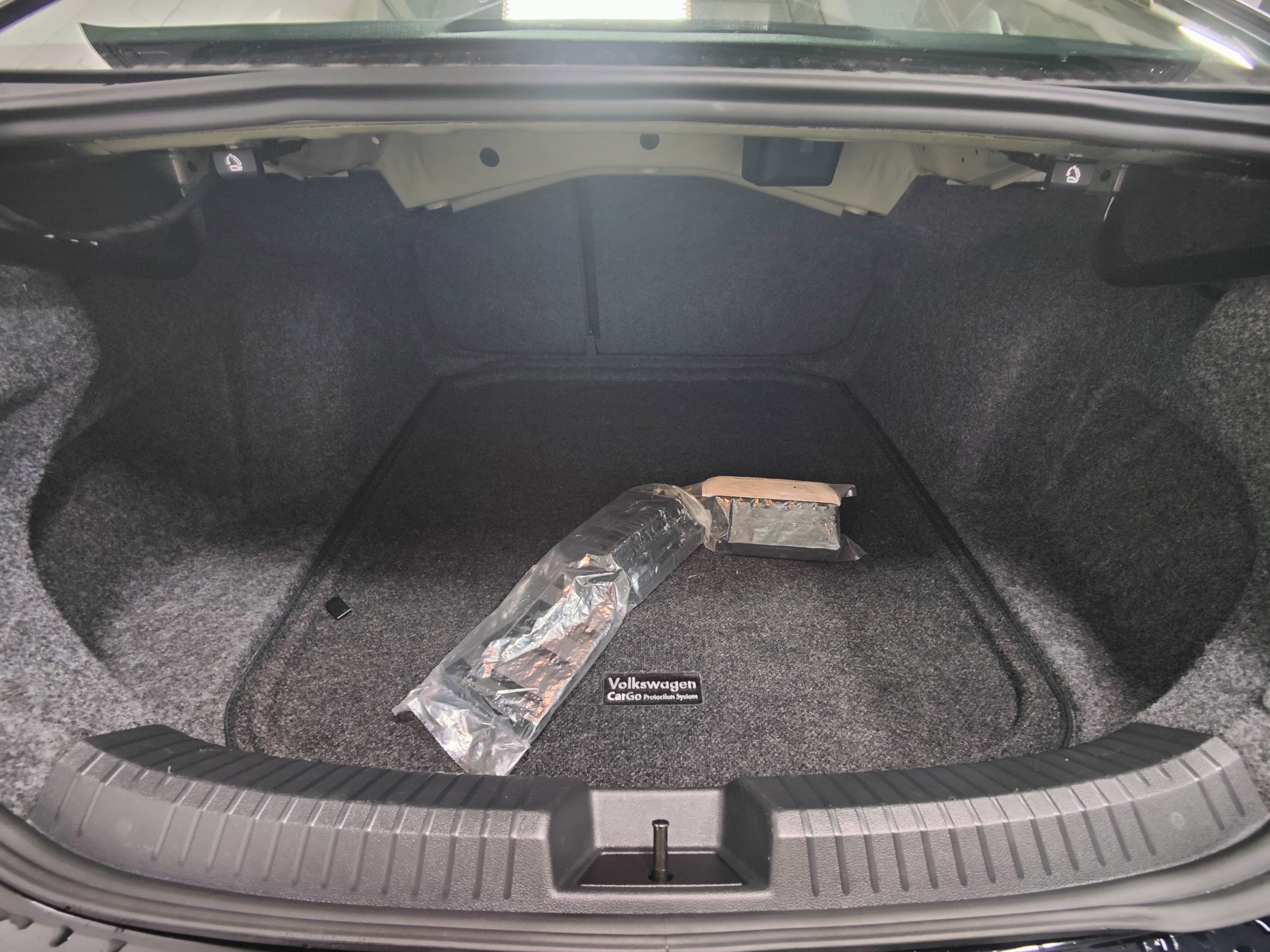 2025 Volkswagen Jetta SE w/Sunroof