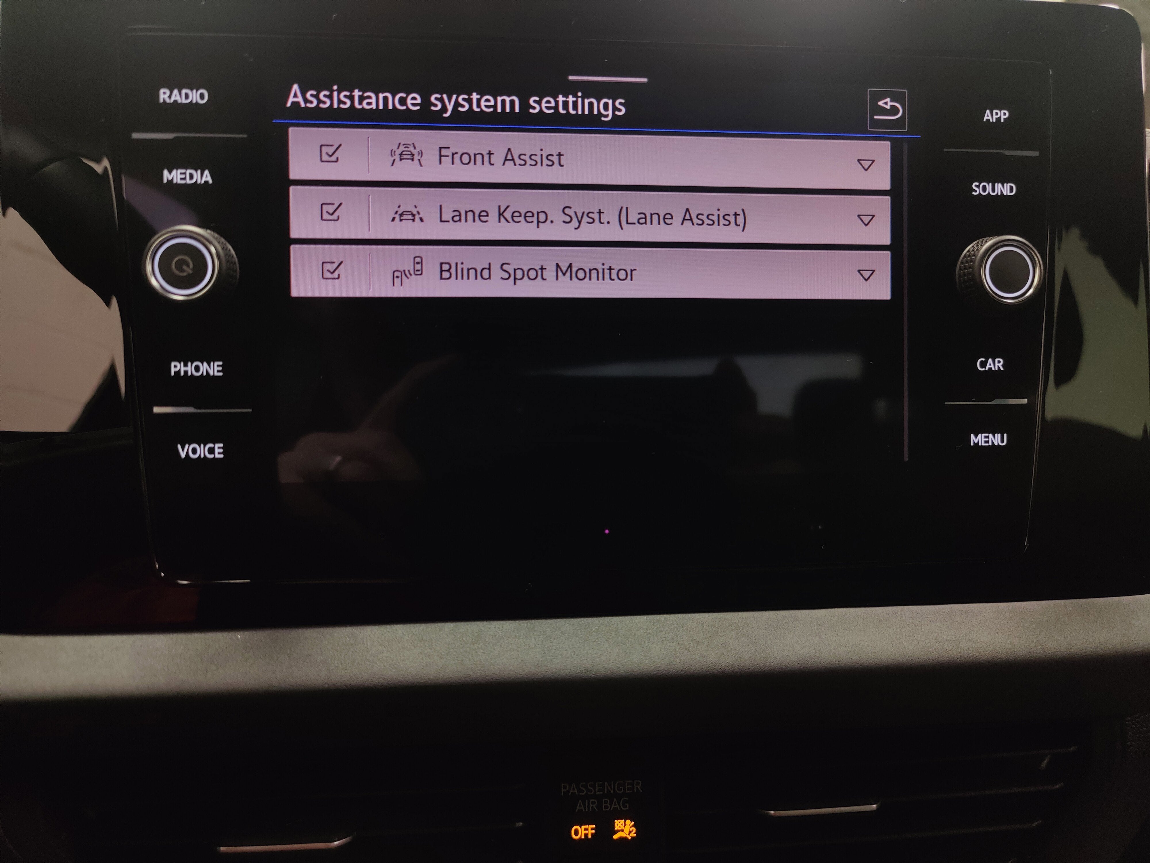 2025 Volkswagen Jetta SE w/Sunroof