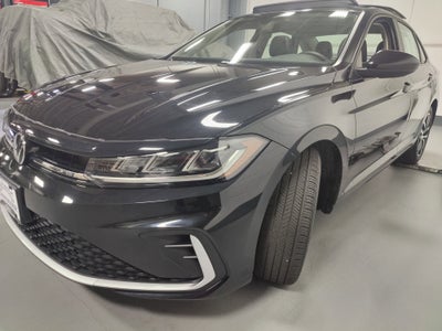 2025 Volkswagen Jetta SE w/Sunroof