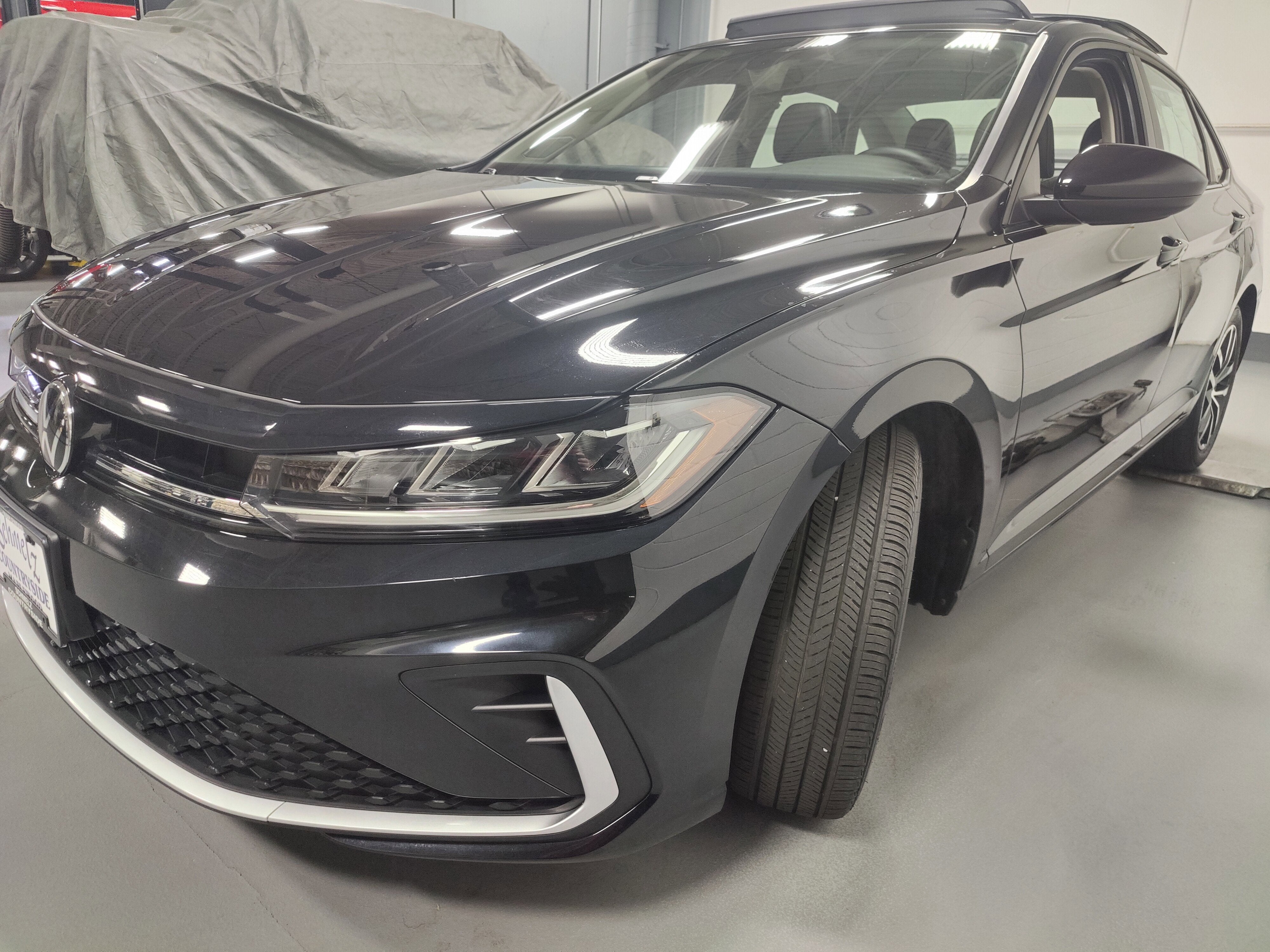 2025 Volkswagen Jetta SE w/Sunroof