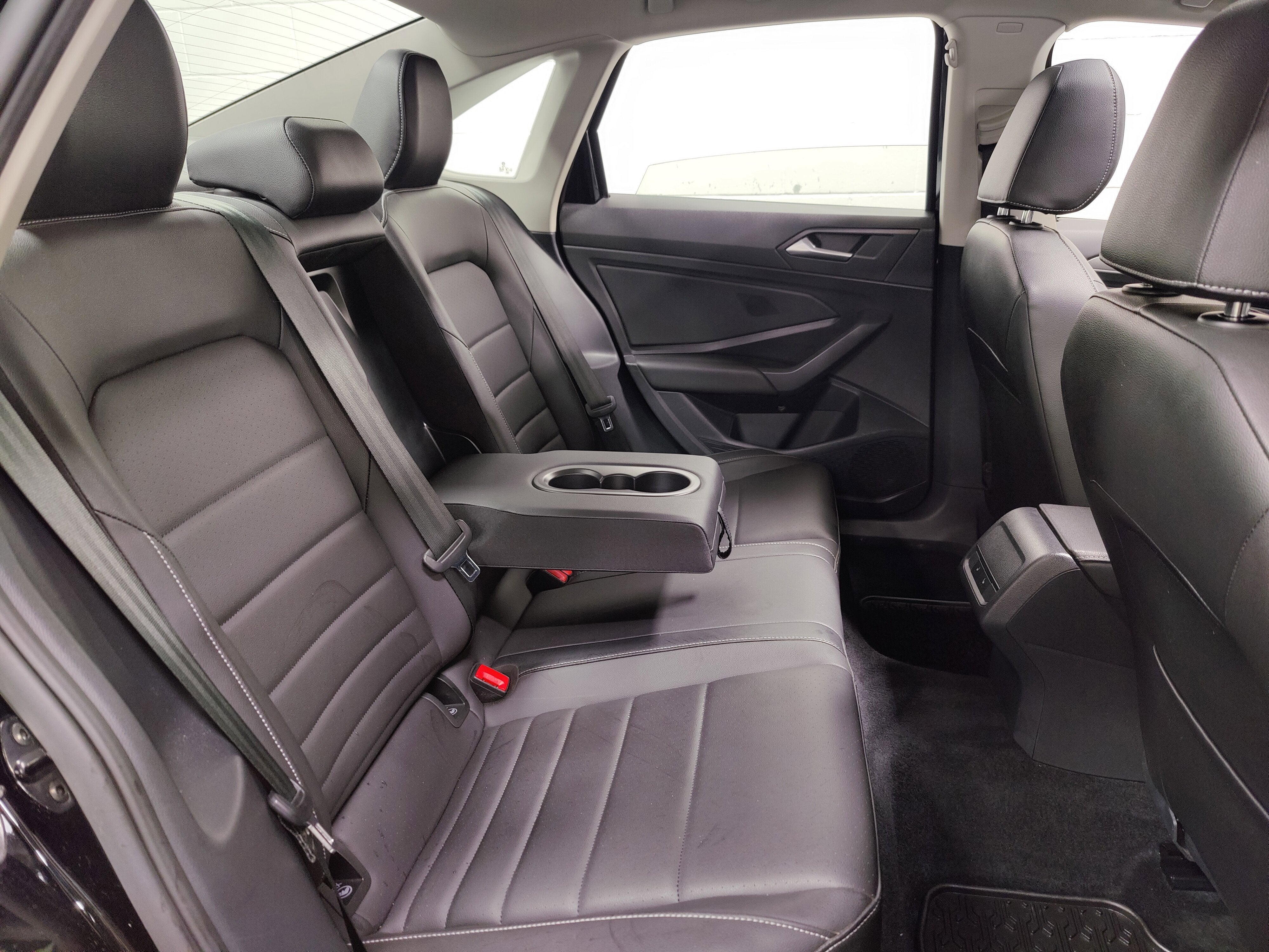 2021 Volkswagen Jetta SE w/Sunroof