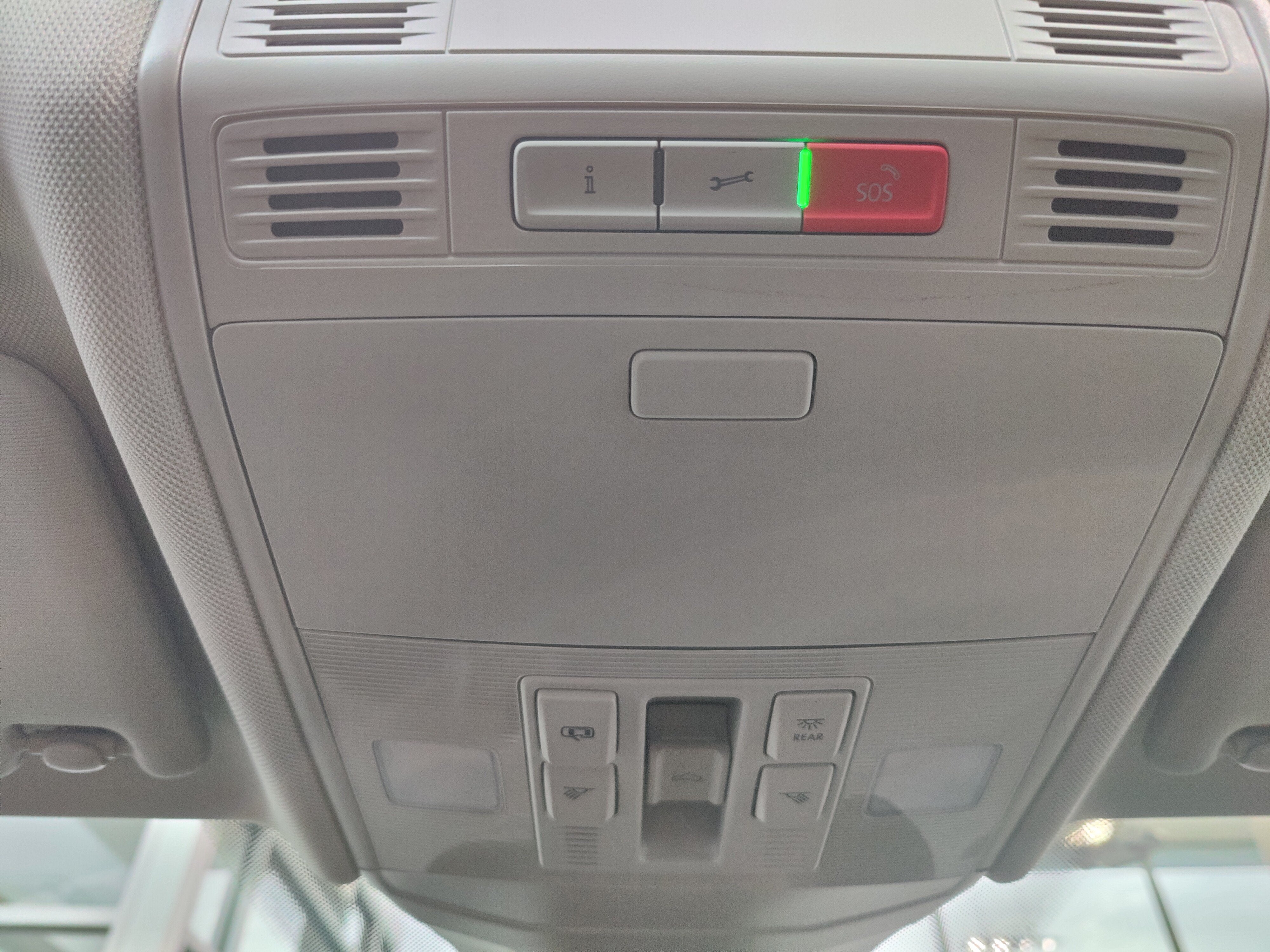 2026 Volkswagen Jetta SEL w/Sunroof & Nav