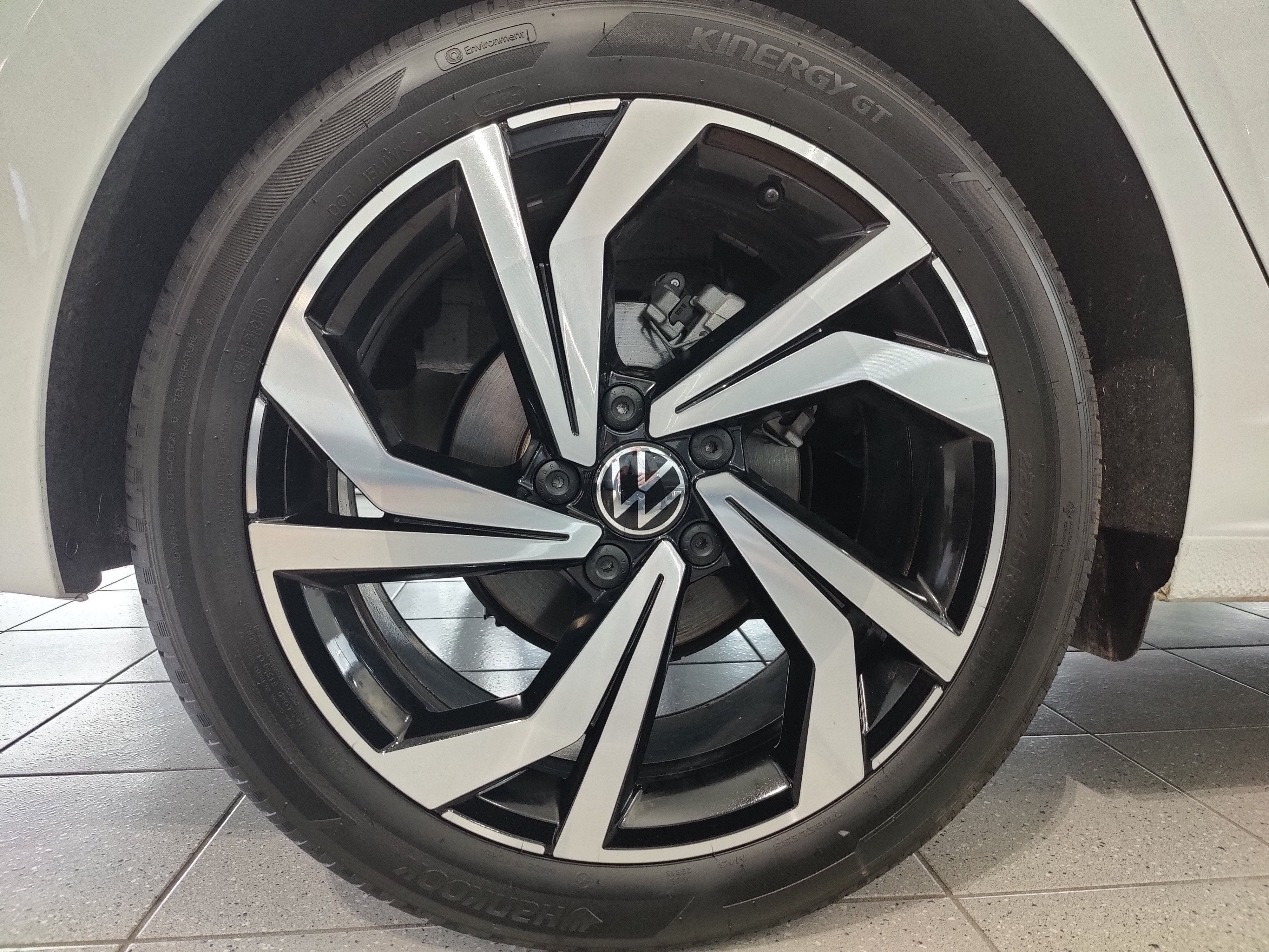 2026 Volkswagen Jetta SEL w/Sunroof & Nav