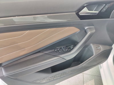 2026 Volkswagen Jetta SEL w/Sunroof & Nav