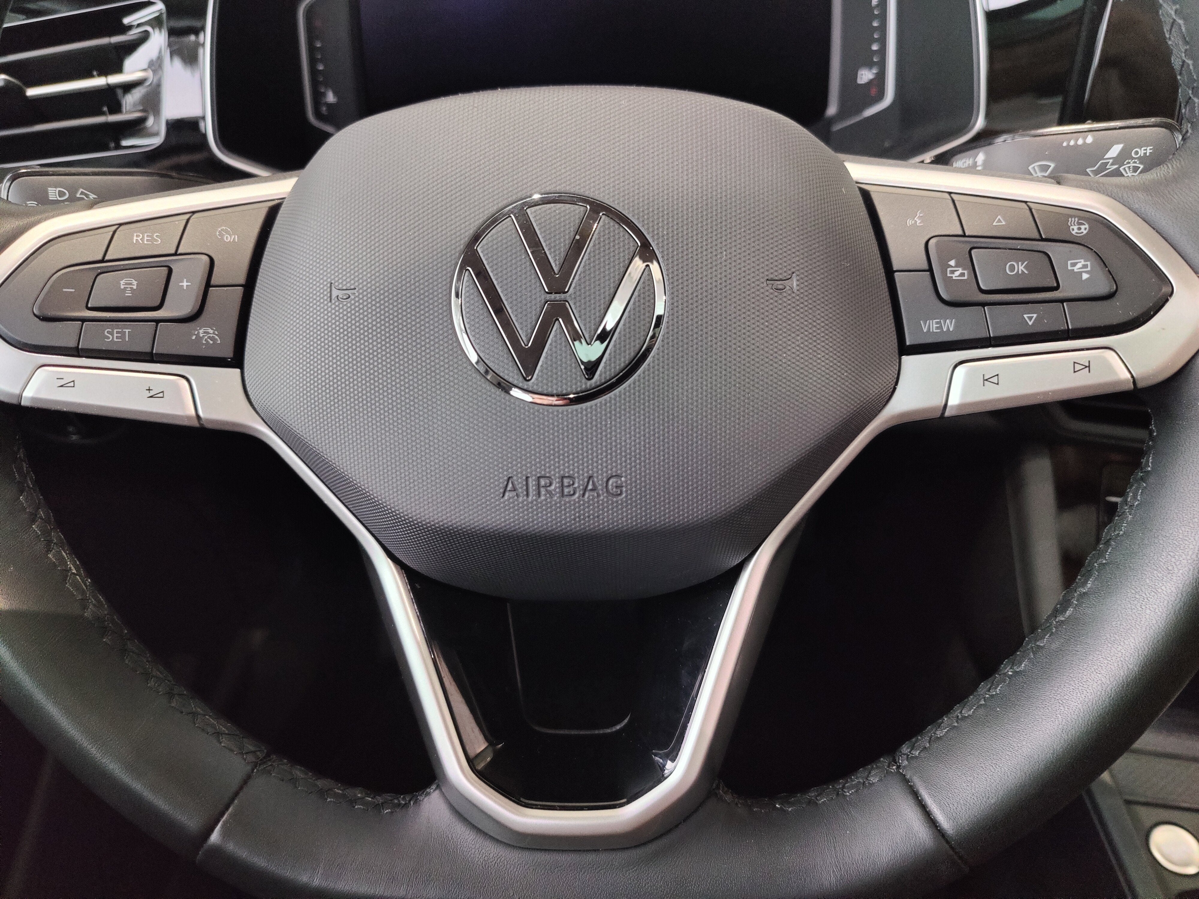 2026 Volkswagen Jetta SEL w/Sunroof & Nav