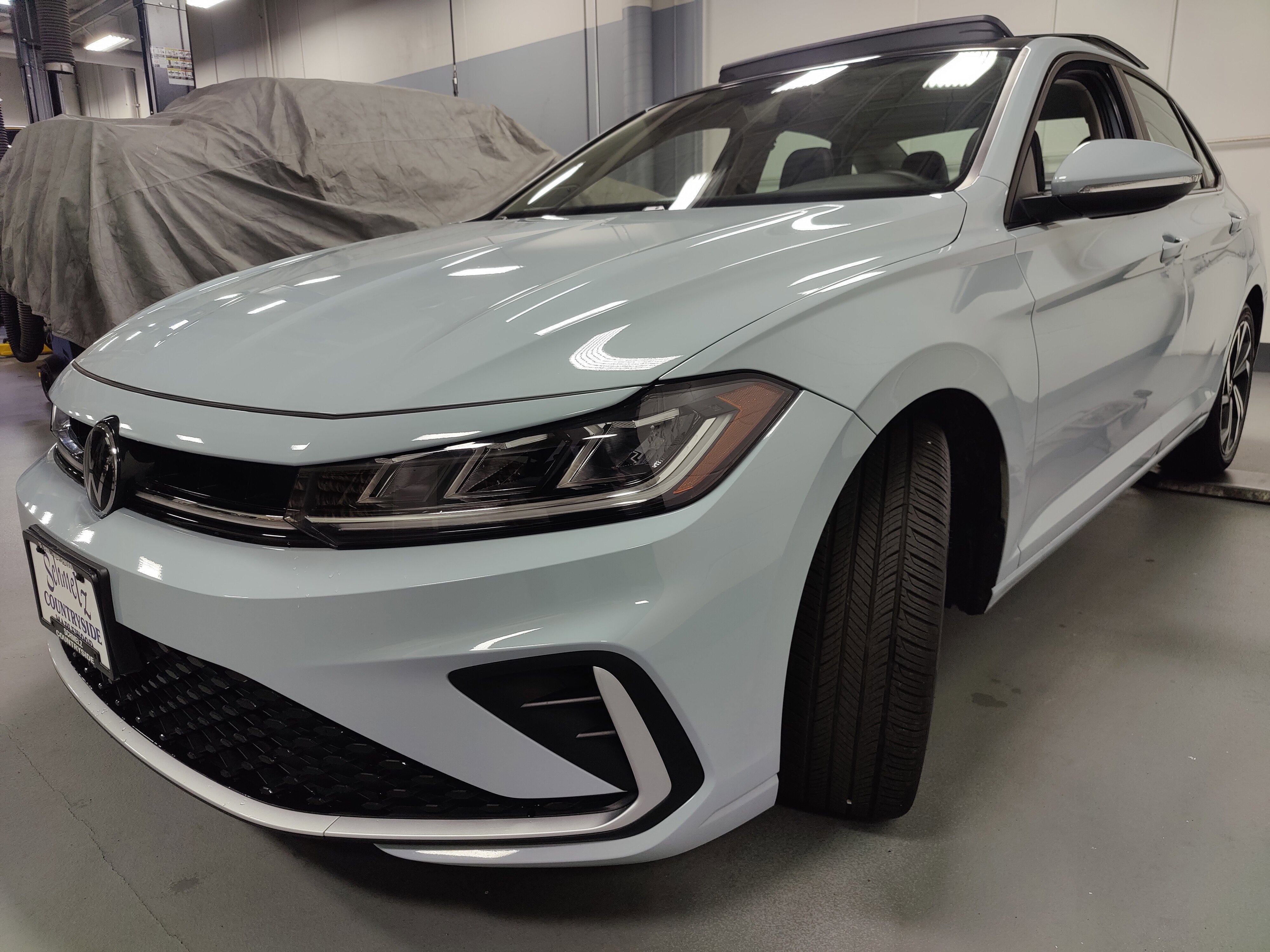 2025 Volkswagen Jetta SEL w/Sunroof & Nav