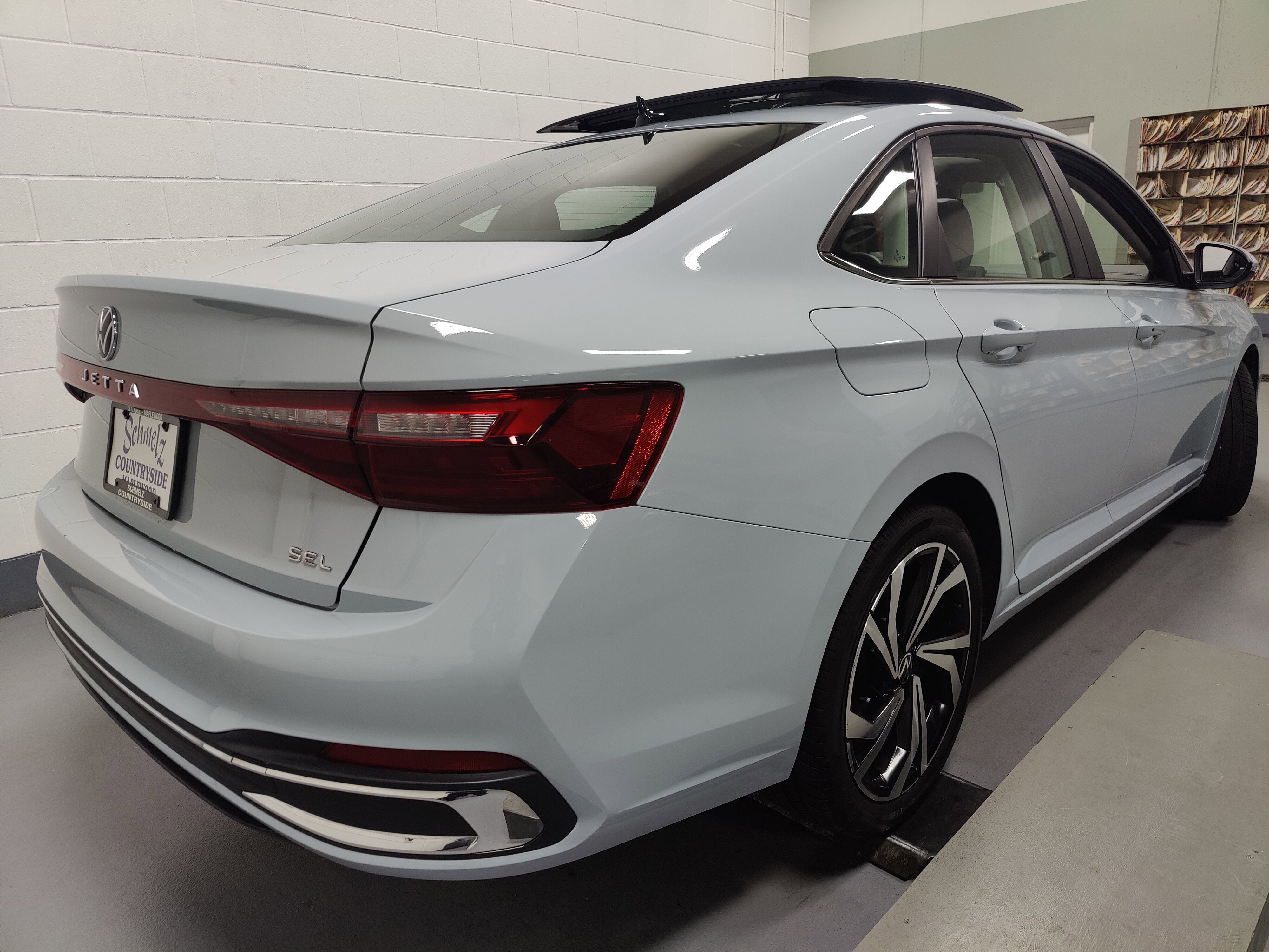 2025 Volkswagen Jetta SEL w/Sunroof & Nav