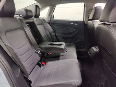 2025 Volkswagen Jetta SEL w/Sunroof & Nav