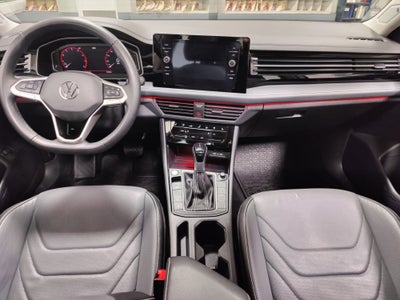 2025 Volkswagen Jetta SEL w/Sunroof & Nav