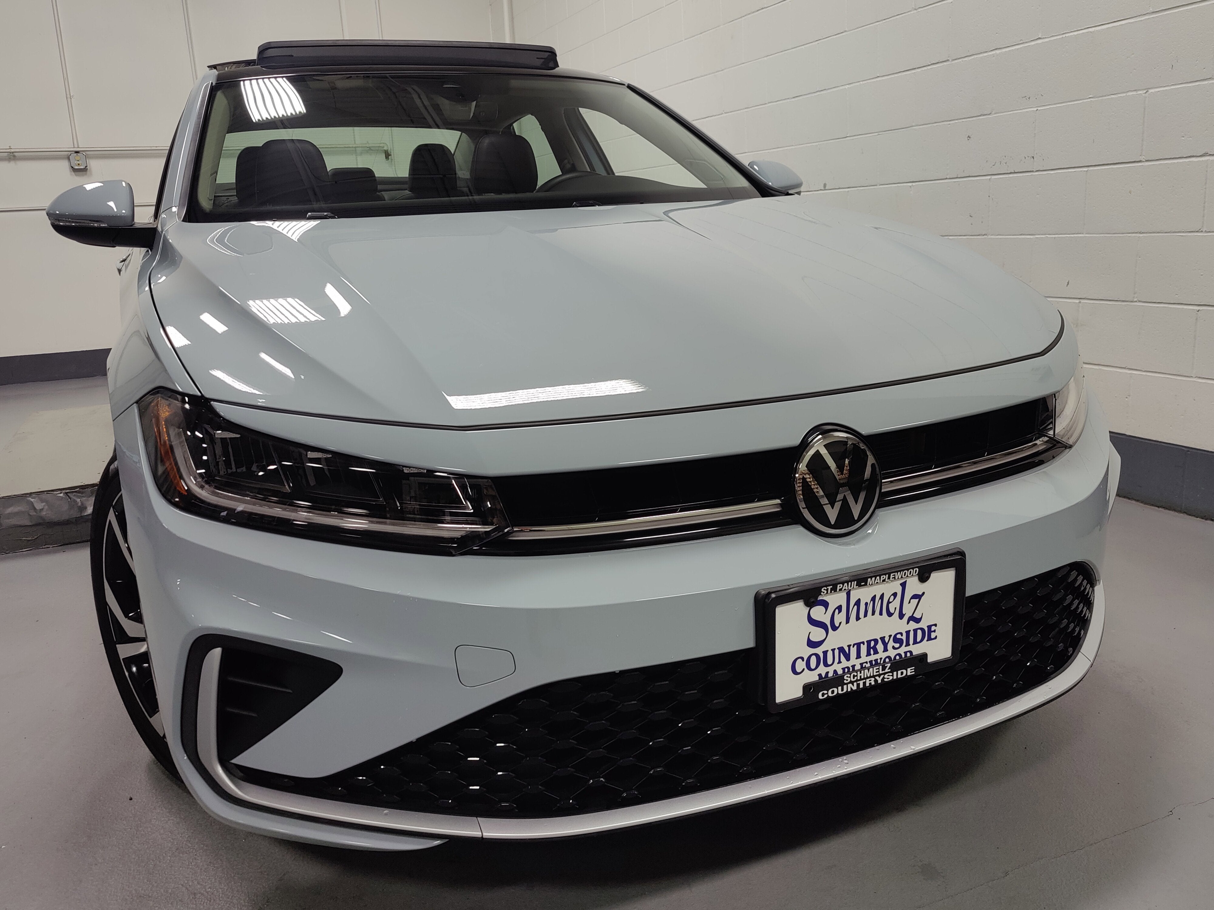 2025 Volkswagen Jetta SEL w/Sunroof & Nav