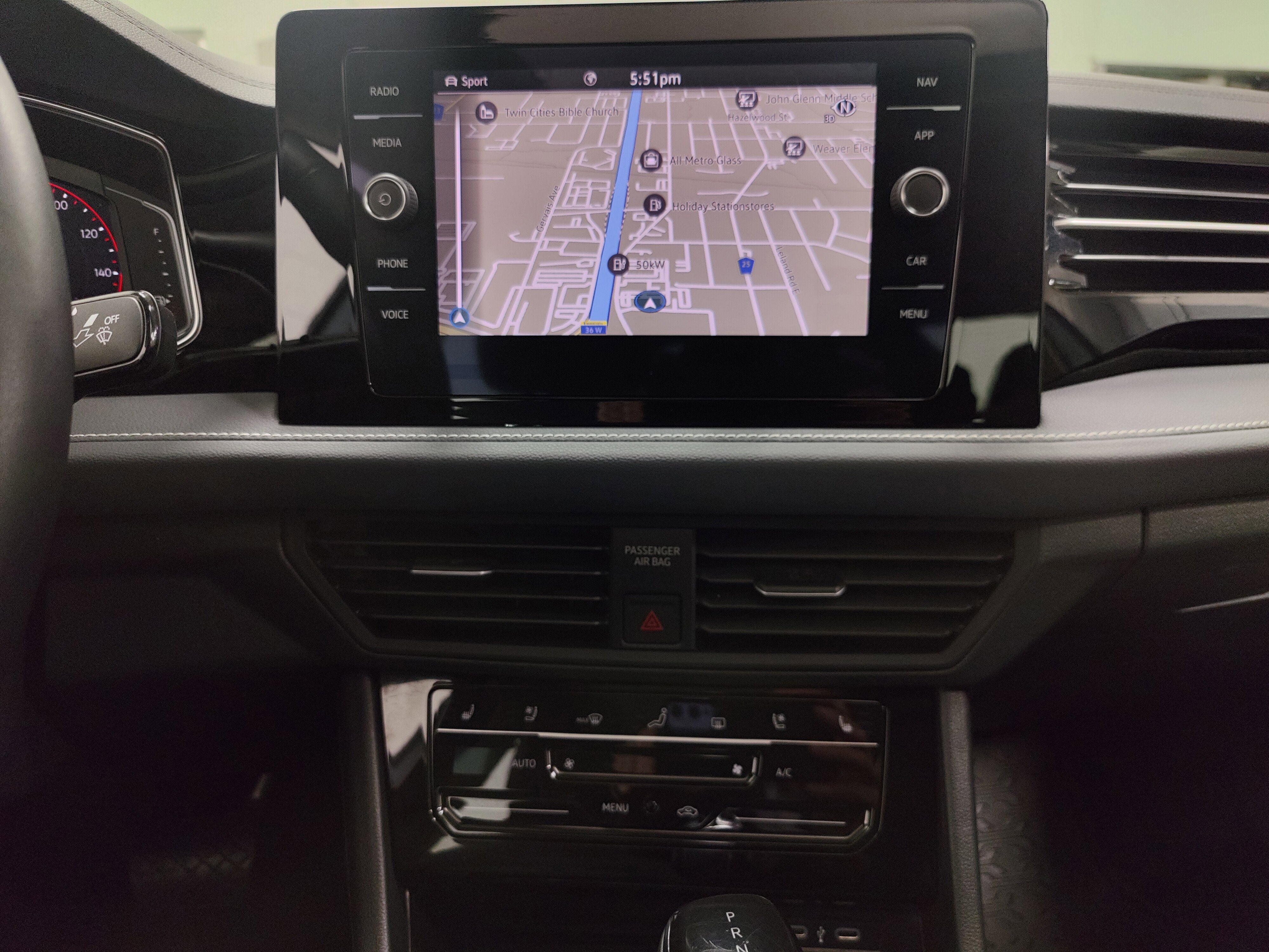 2025 Volkswagen Jetta SEL w/Sunroof & Nav