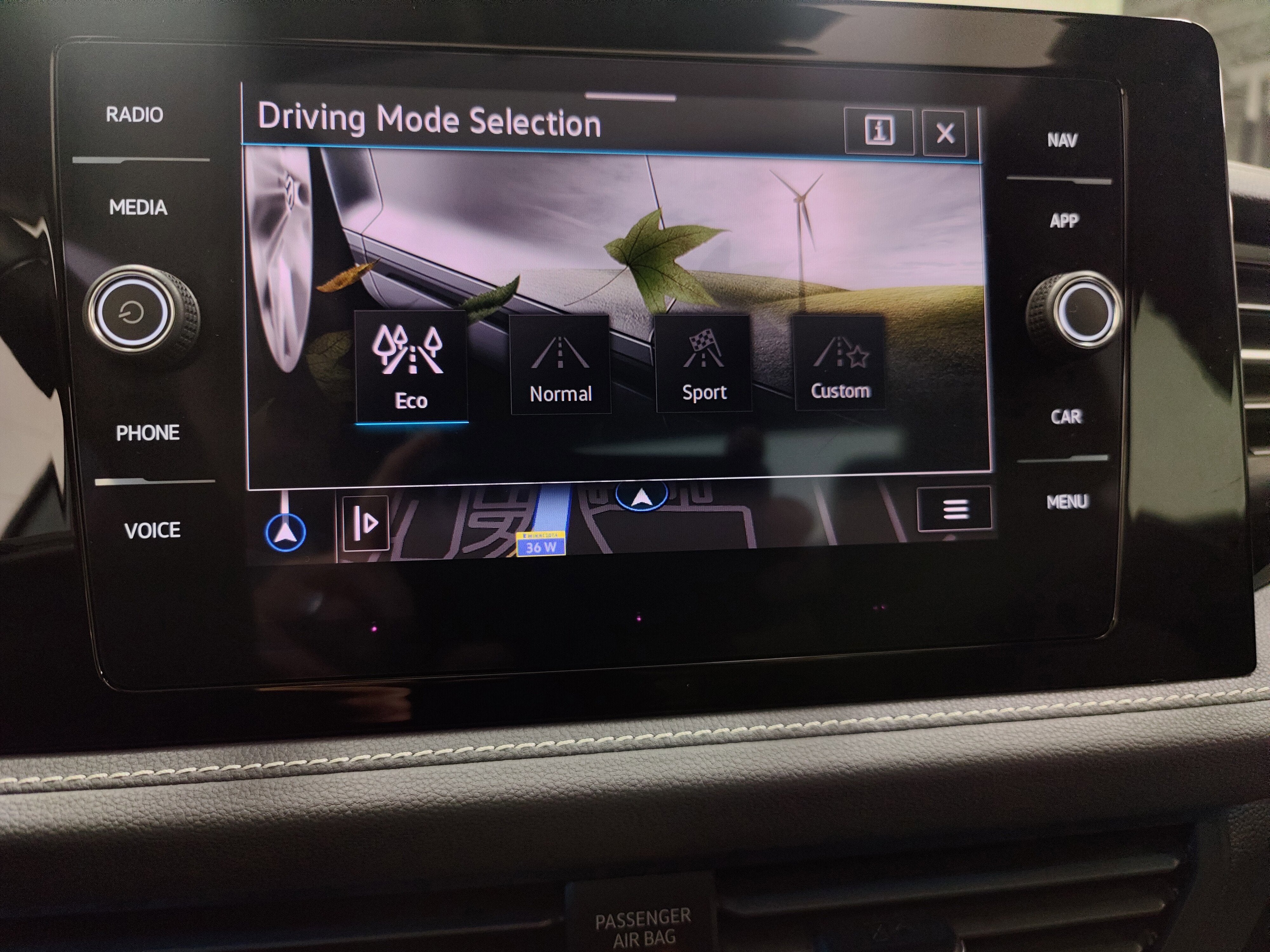 2025 Volkswagen Jetta SEL w/Sunroof & Nav