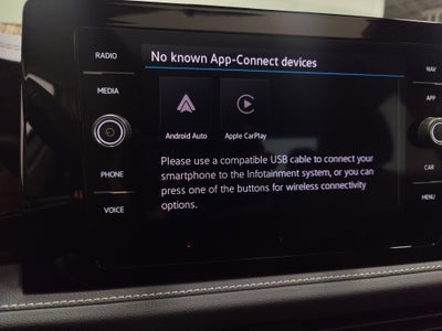 2025 Volkswagen Jetta SEL w/Sunroof & Nav