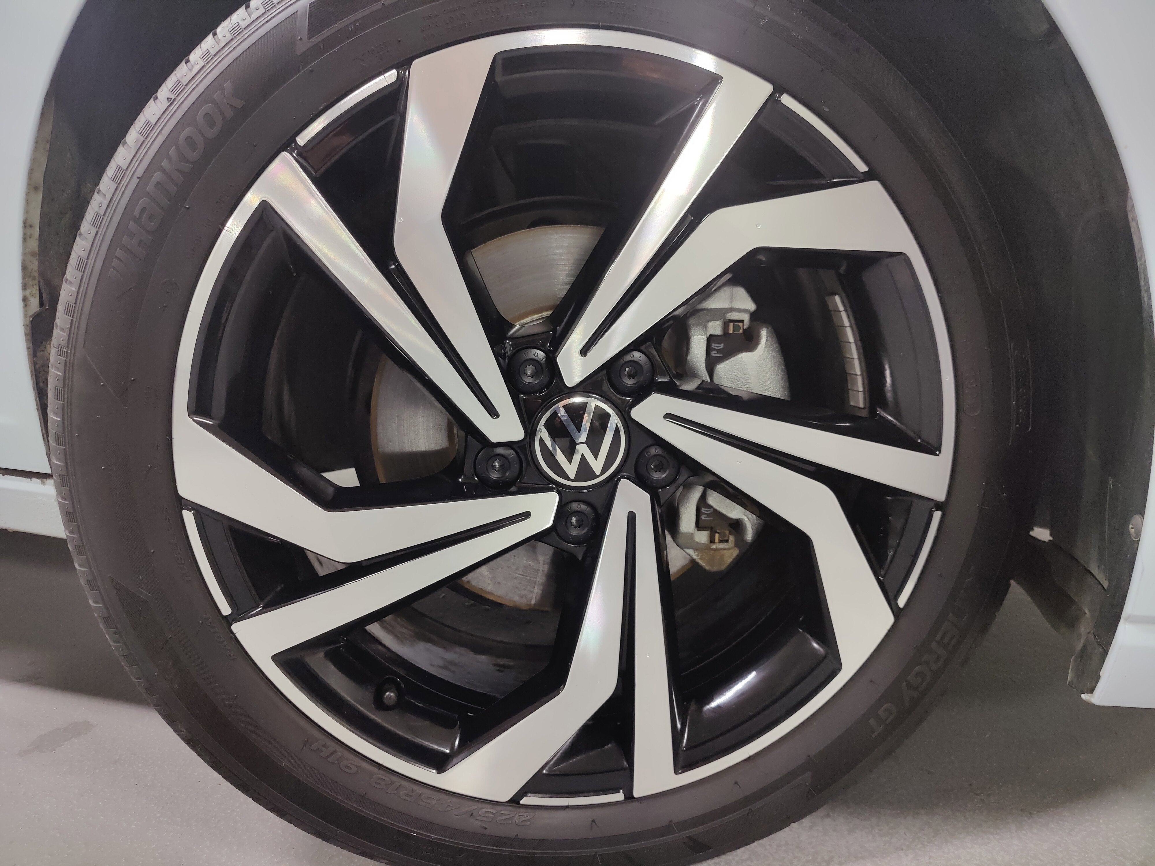 2025 Volkswagen Jetta SEL w/Sunroof & Nav