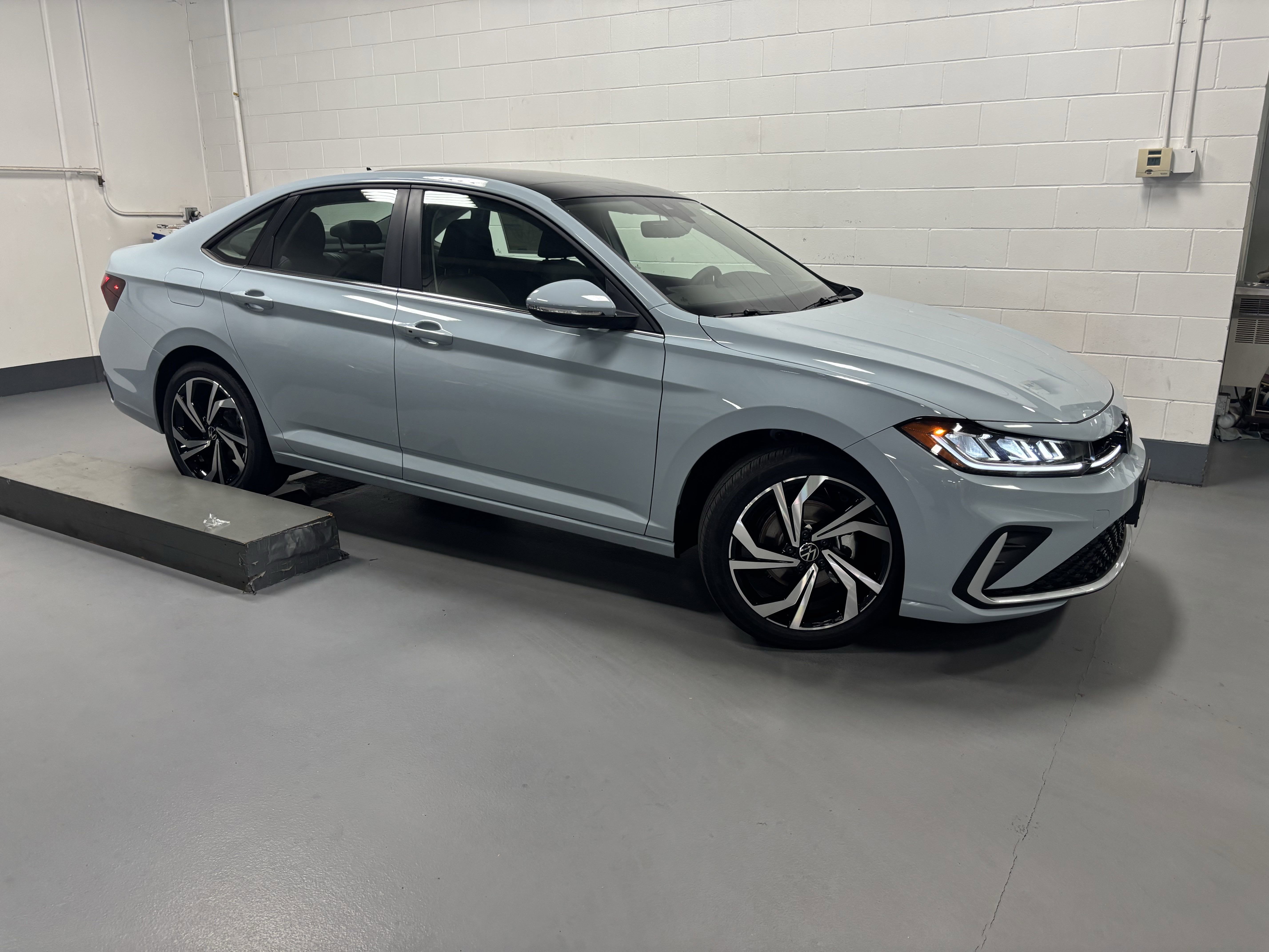 2025 Volkswagen Jetta SEL