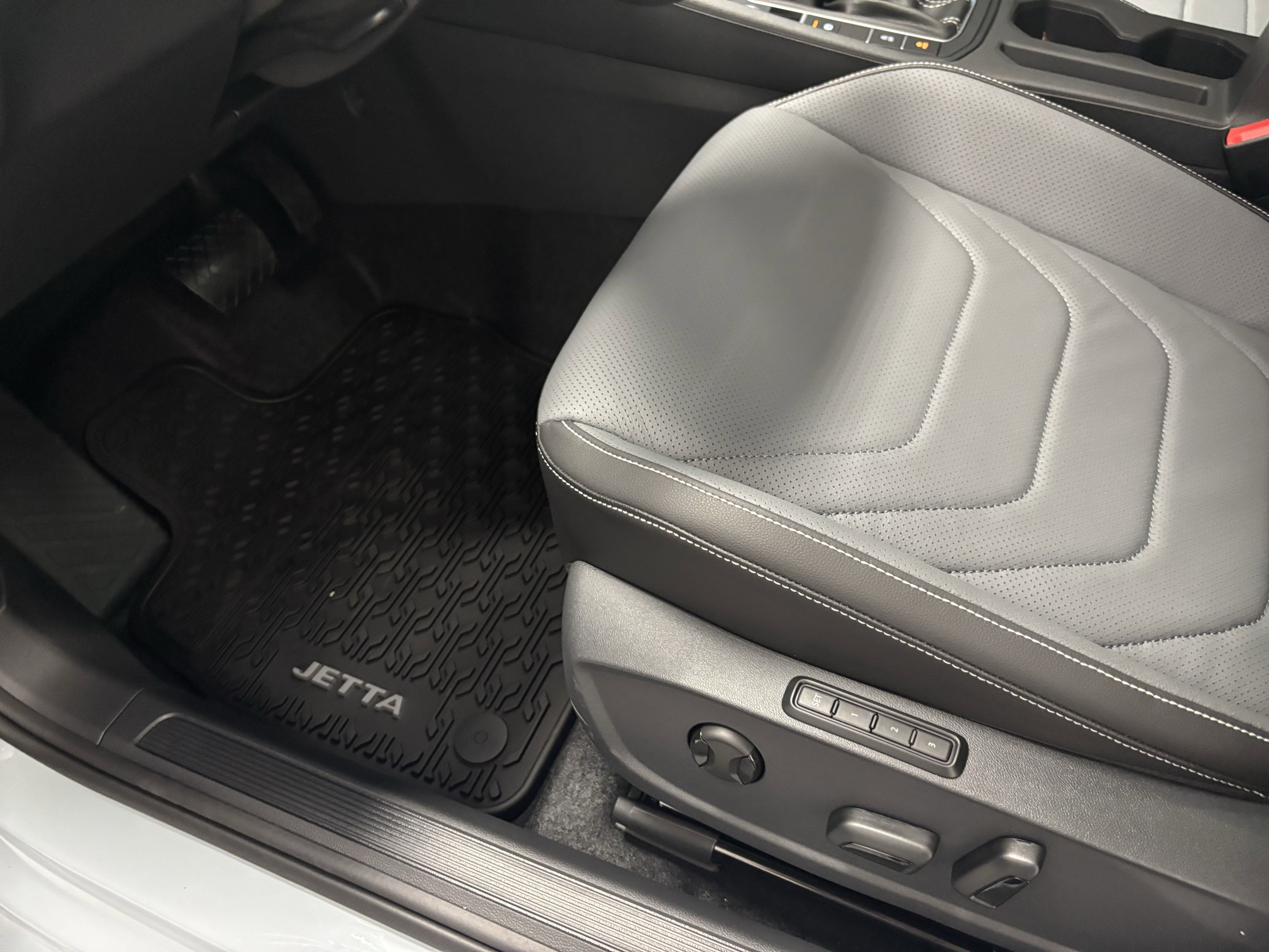 2025 Volkswagen Jetta SEL