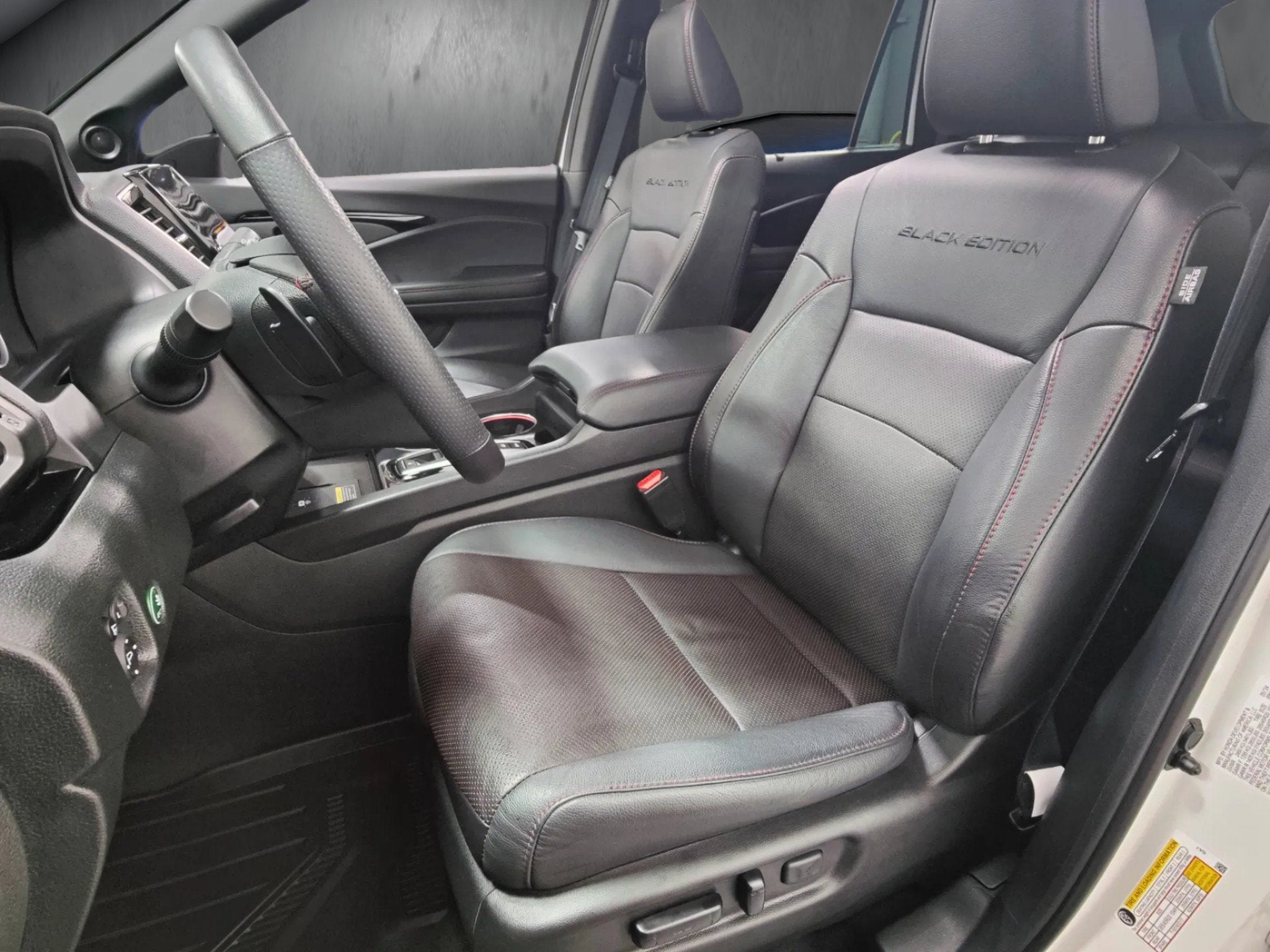 2024 Honda Passport Black Edition AWD w/Sunroof