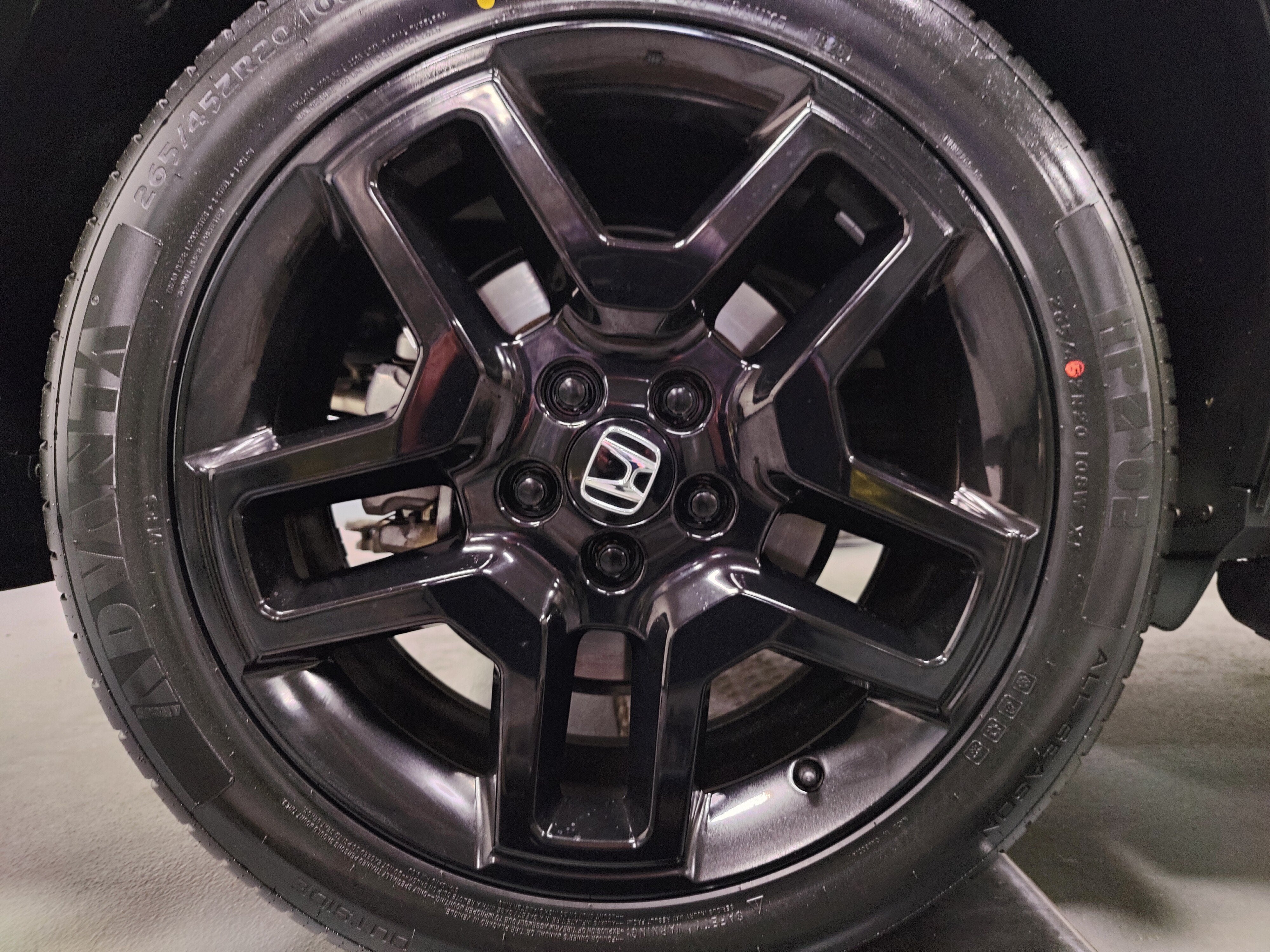2024 Honda Passport Black Edition AWD w/Sunroof