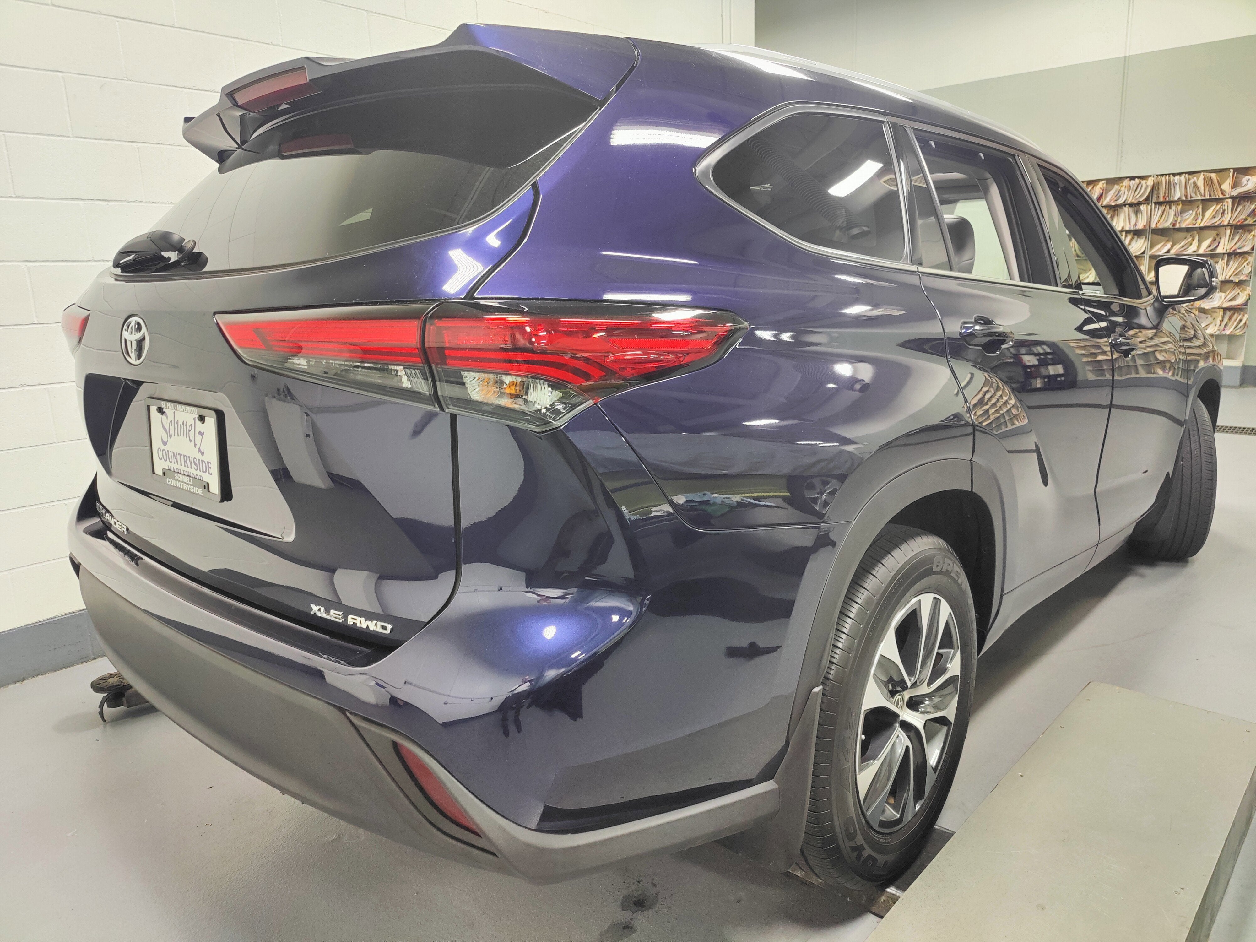 2022 Toyota Highlander XLE AWD w/Sunroof