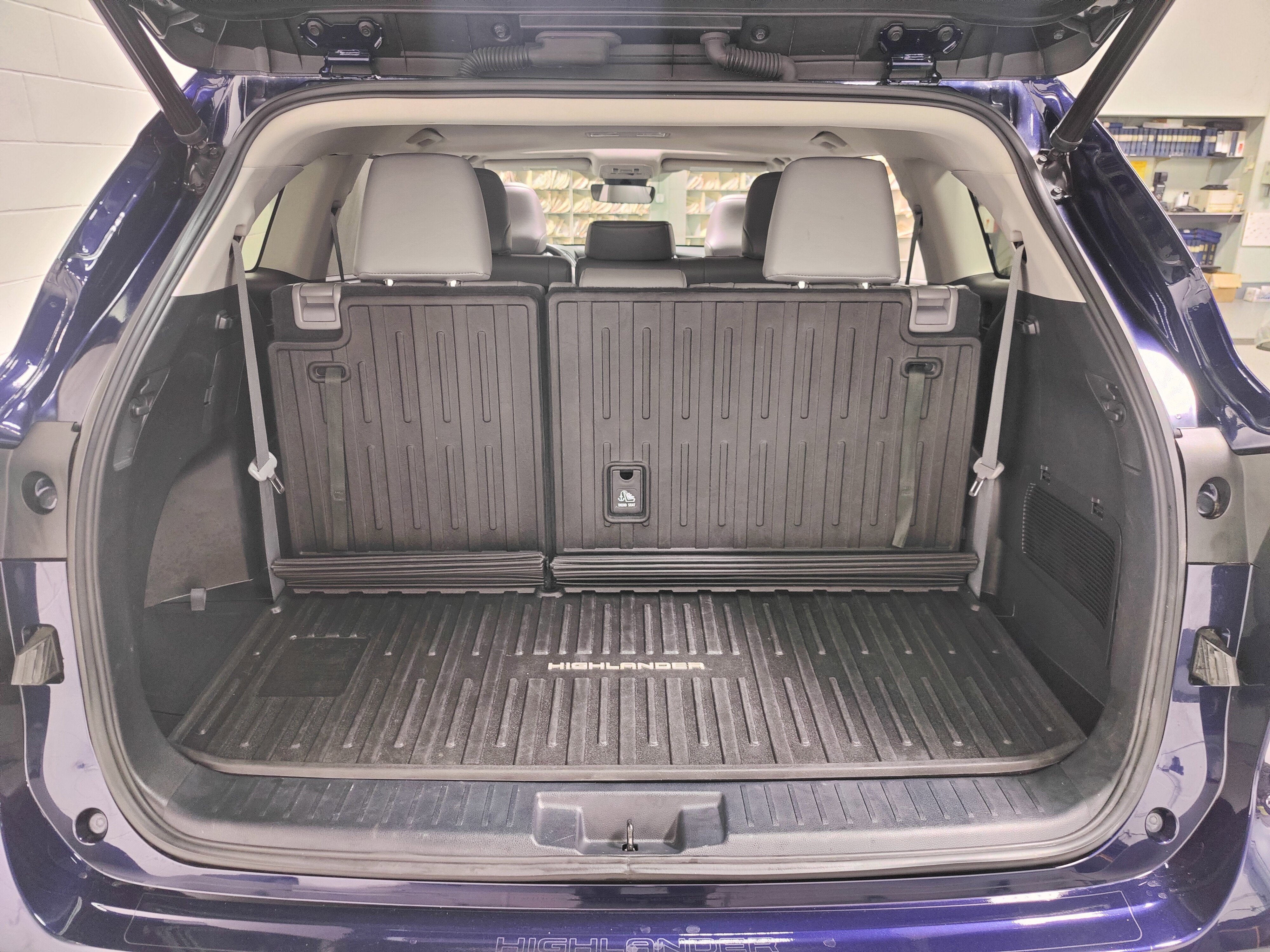 2022 Toyota Highlander XLE AWD w/Sunroof